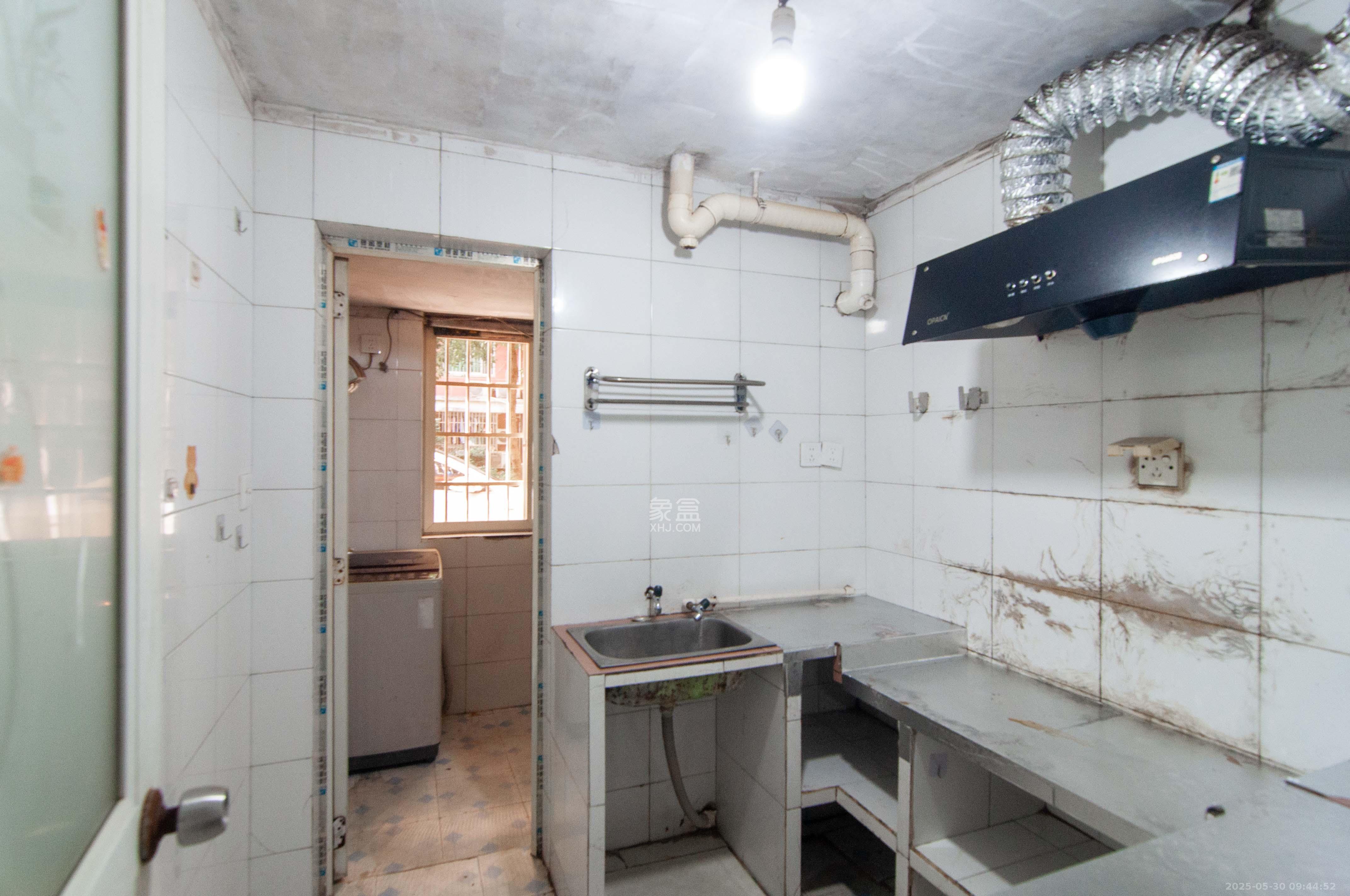 江南公寓 2室2厅1卫 38.0万 江南公寓 2室2厅1卫 38.0万厨房