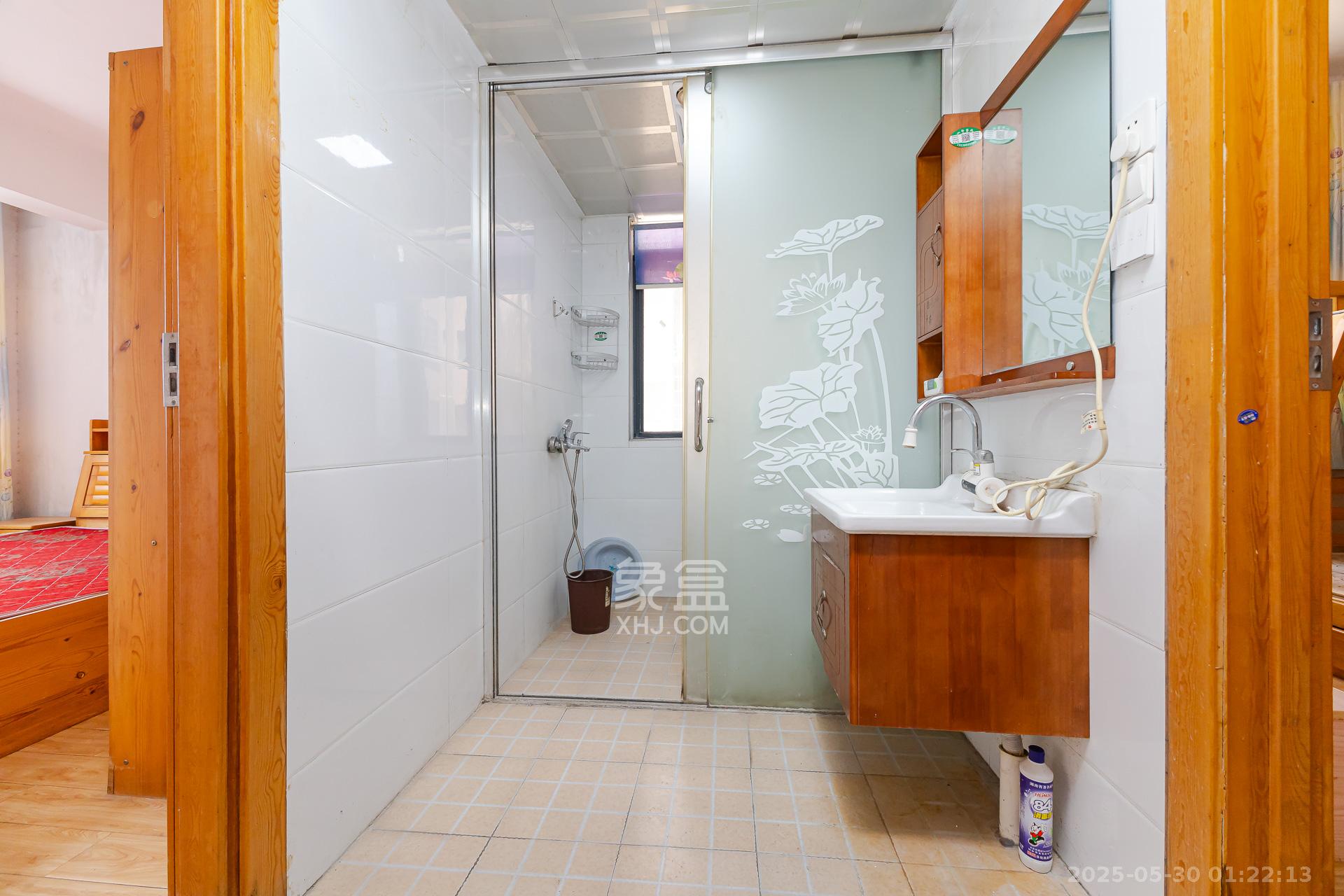 Cross尚公馆 3室2厅1卫 58.0万 Cross尚公馆 3室2厅1卫 58.0万卫生间