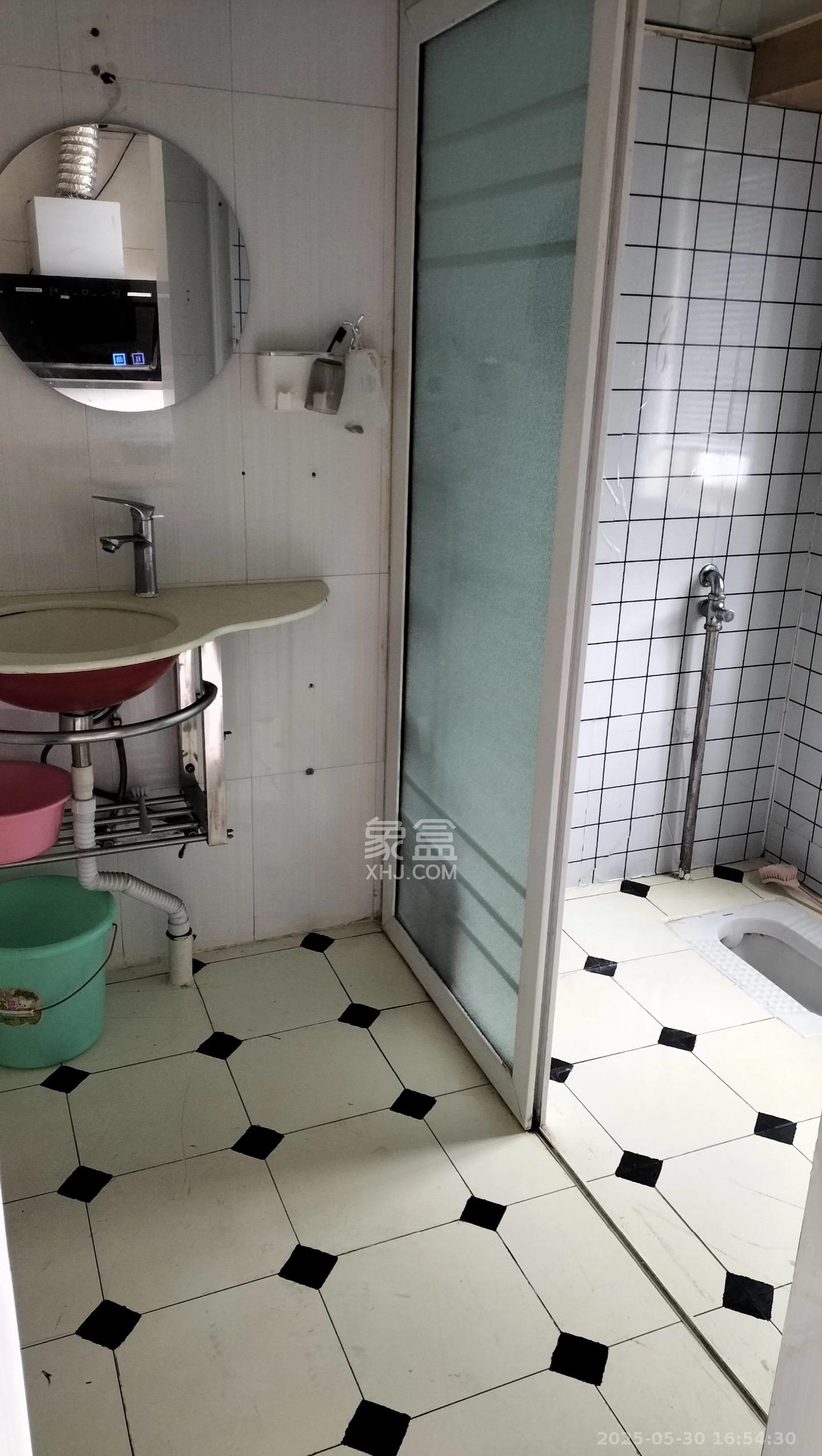 德润园 4室2厅1卫 2000.0元/月 德润园 4室2厅1卫 2000.0元/月室内图