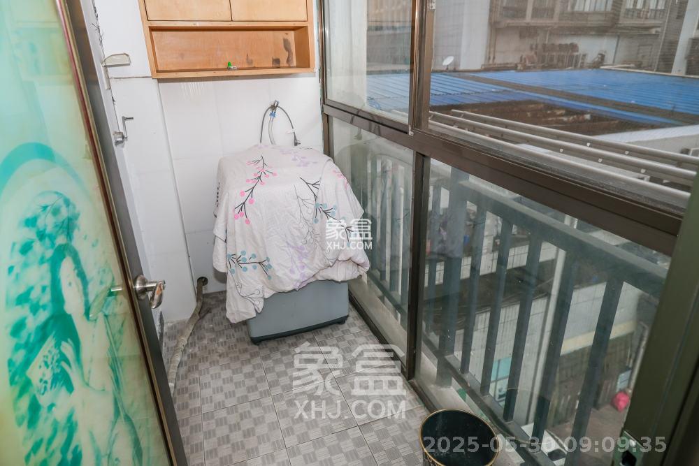 尚都花园城  3室2厅1卫   2300.00元/月室内图