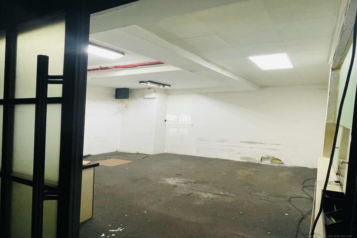 新长海广场  1室0厅1卫    2400.0元/月 新长海广场  1室0厅1卫    2400.0元/月室内图