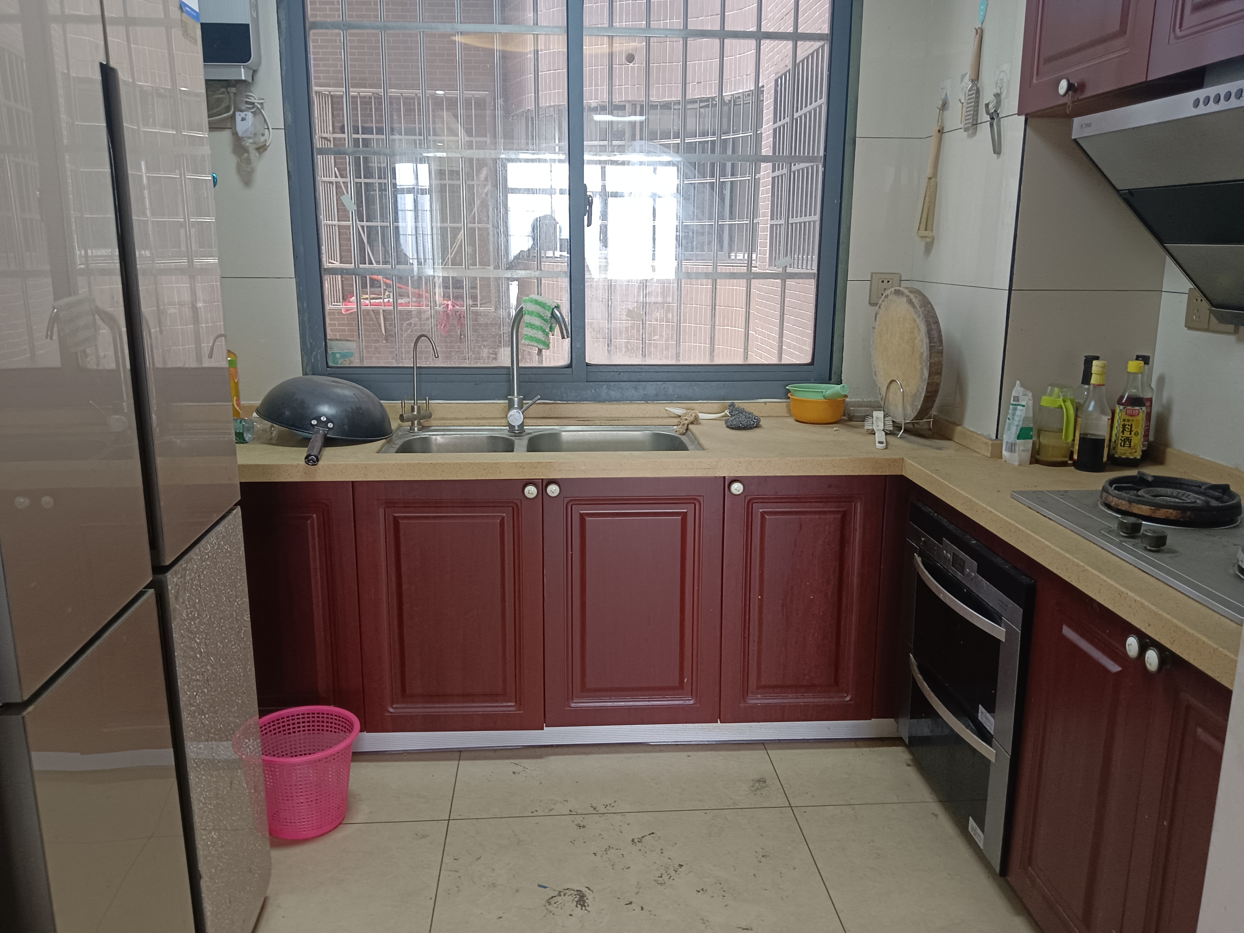 蒸湘世纪城 4室2厅2卫 2500.0元/月 蒸湘世纪城 4室2厅2卫 2500.0元/月室内图