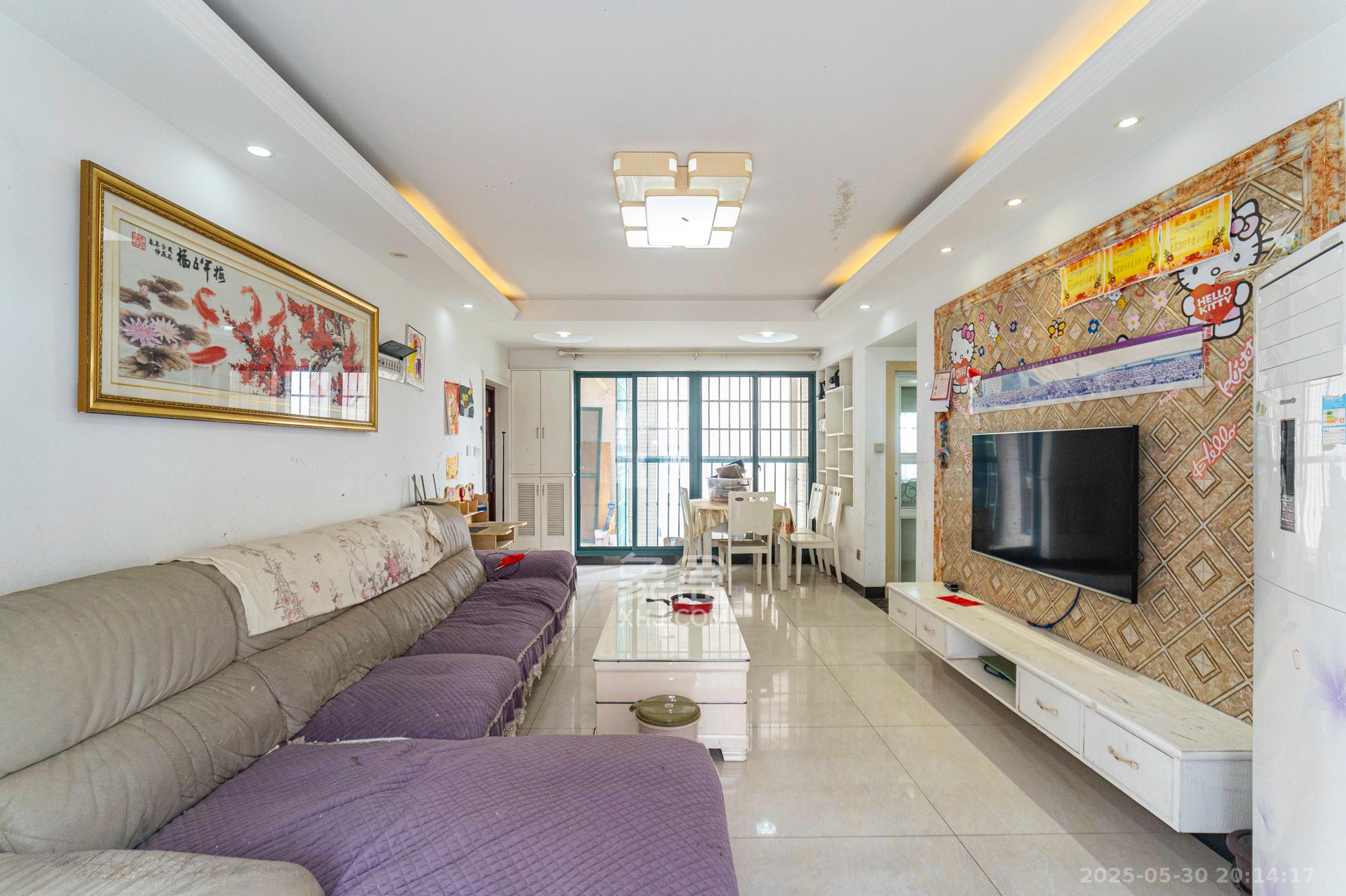 蝴蝶谷 3室2厅2卫 63.8万 蝴蝶谷 3室2厅2卫 63.8万客厅