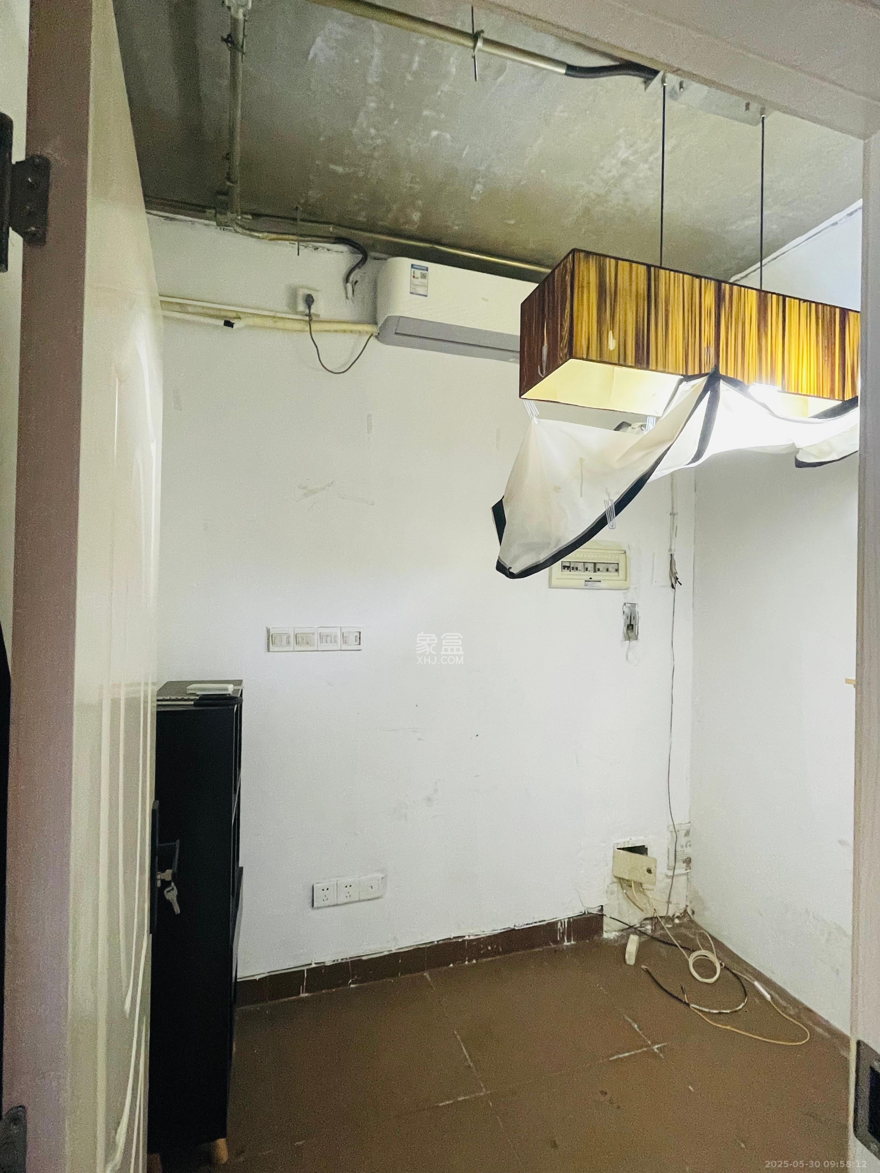 新长海广场 1室1厅1卫 2400.0元/月 新长海广场 1室1厅1卫 2400.0元/月室内图