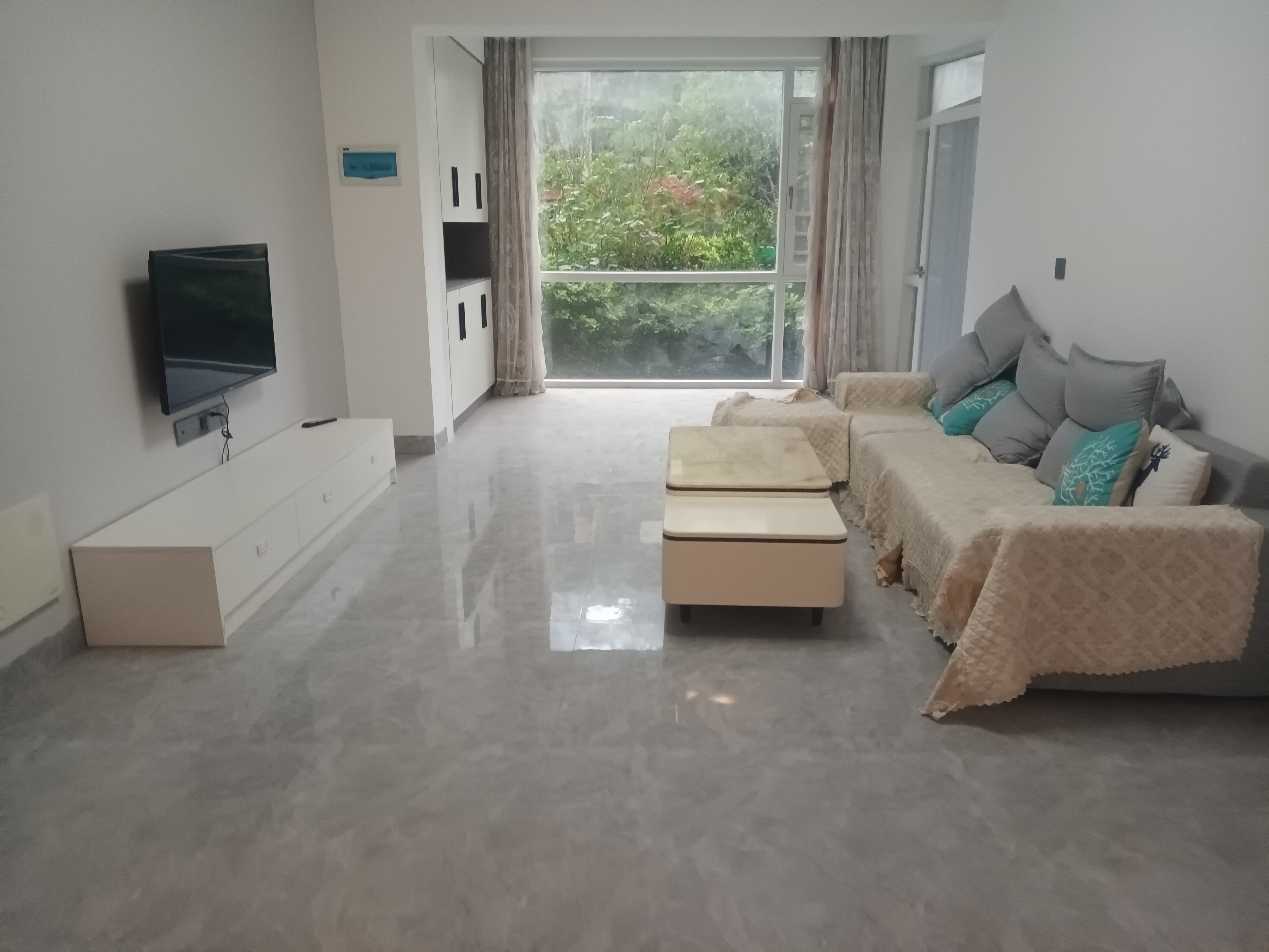 中元湘江翰林  3室2厅2卫   1800.00元/月室内图