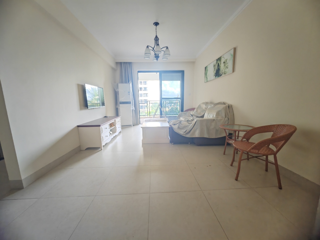 东汇西海岸 2室2厅1卫 115.0万 东汇西海岸 2室2厅1卫 115.0万客厅