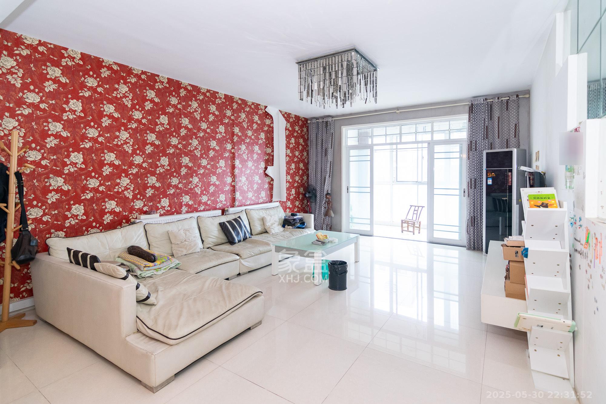 双龙警苑 3室2厅2卫 67.99万 双龙警苑 3室2厅2卫 67.99万客厅