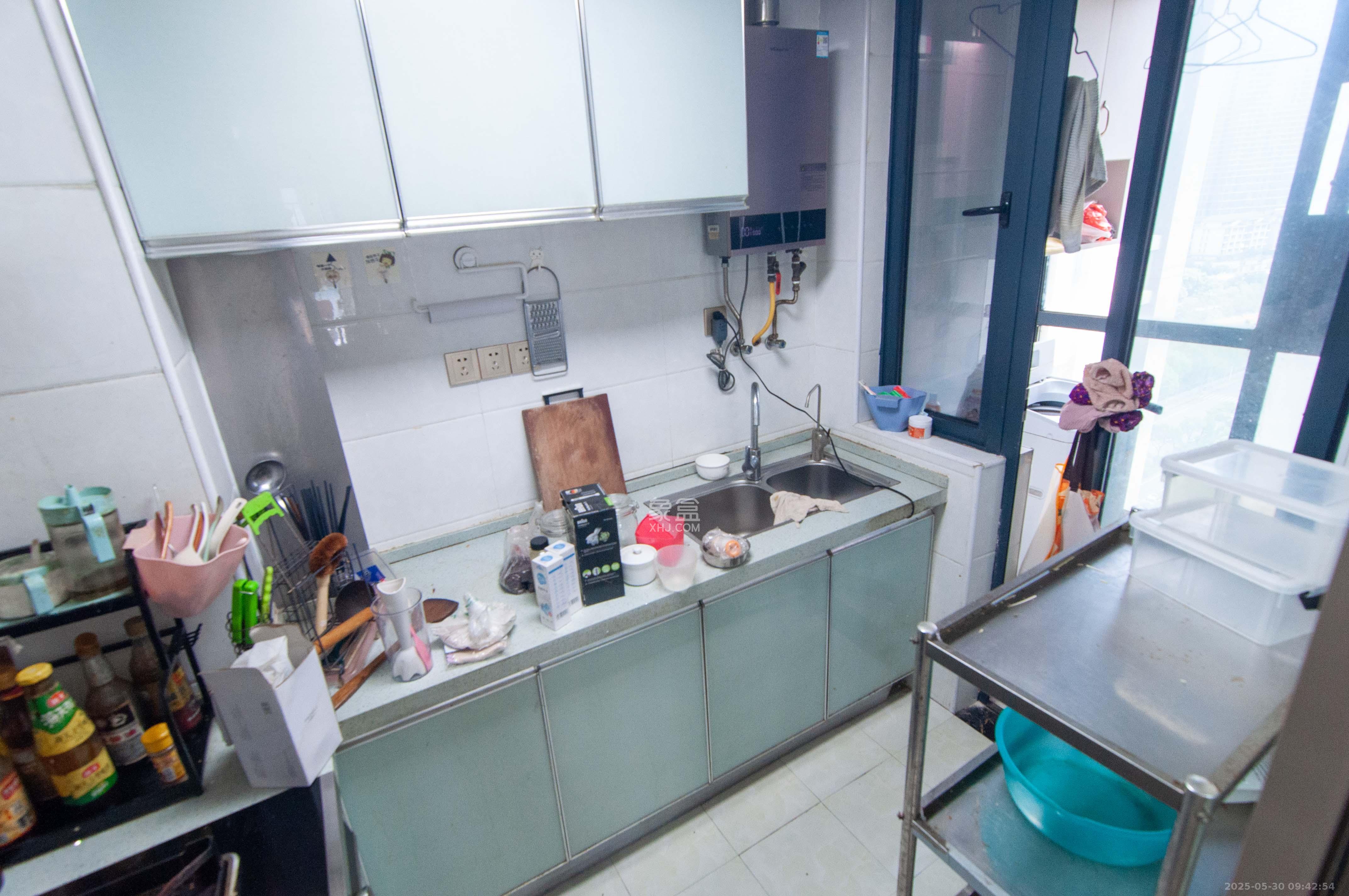 中建梅溪湖中心  3室2厅2卫    126.8万 中建梅溪湖中心  3室2厅2卫    126.8万厨房