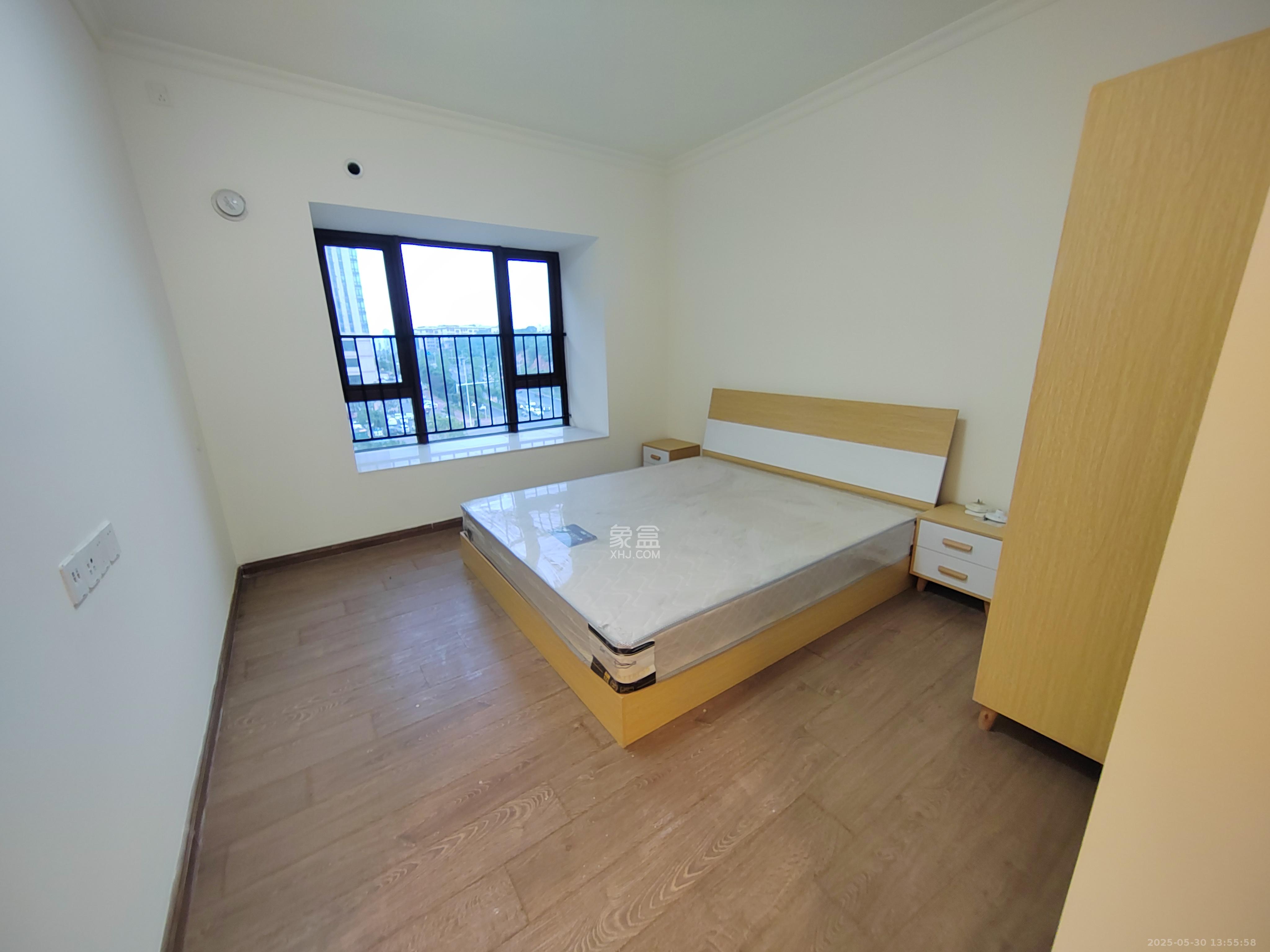 碧桂园大学印象一期 4室2厅2卫 1900.0元/月 碧桂园大学印象一期 4室2厅2卫 1900.0元/月室内图