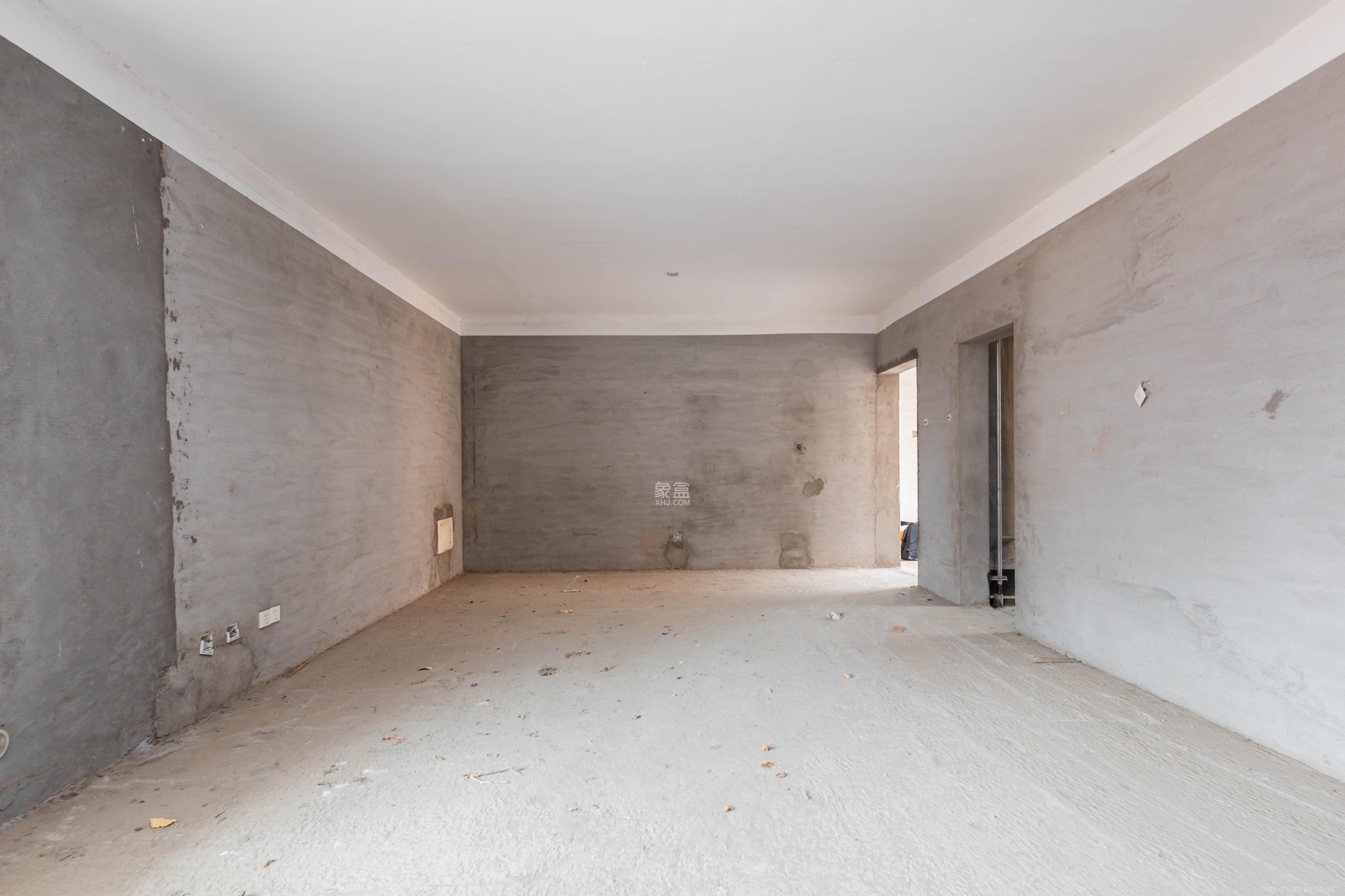 天园假日  3室2厅2卫    99.0万 天园假日  3室2厅2卫    99.0万客厅