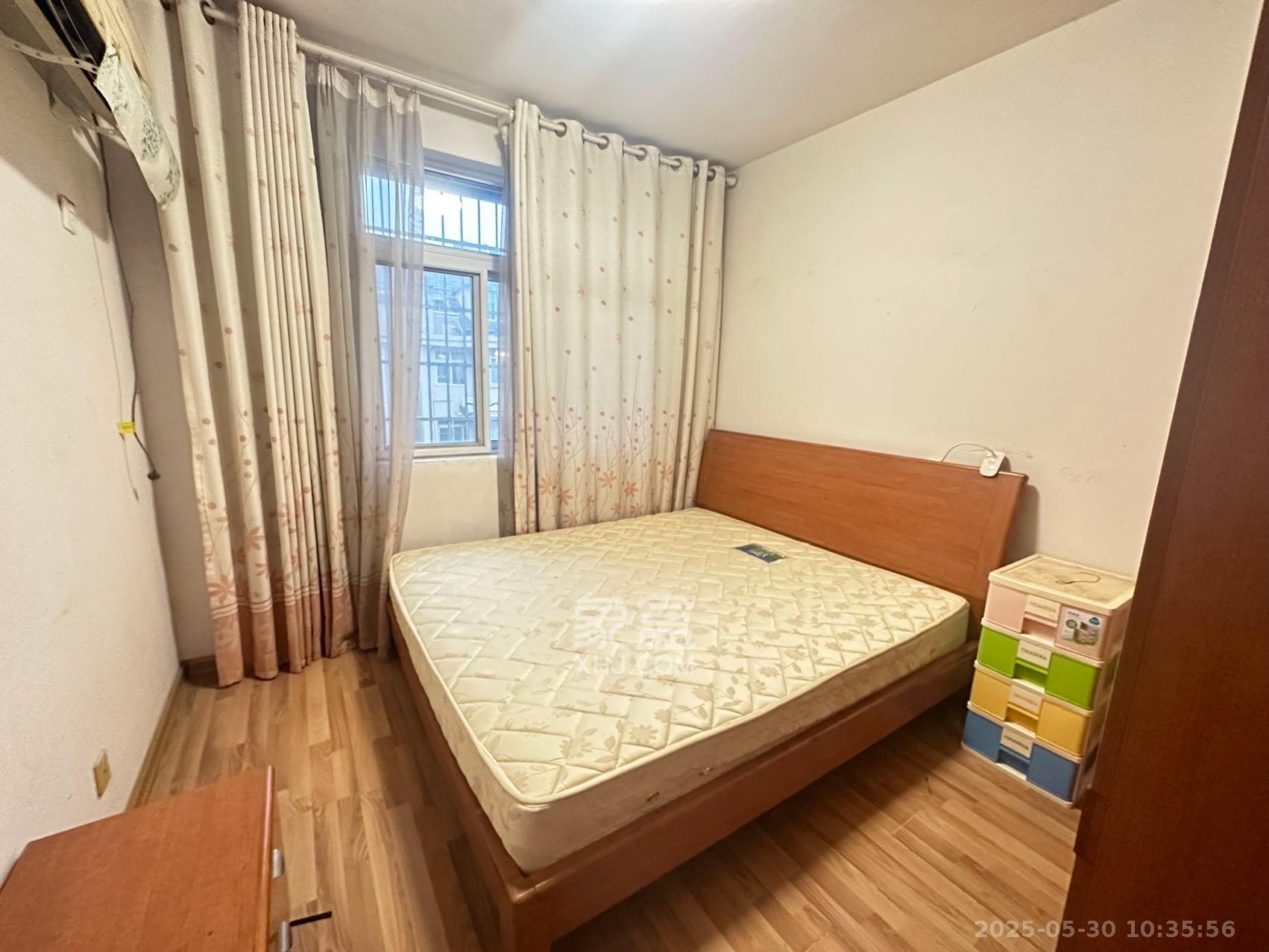 鄱阳小区 4室2厅2卫 2000.0元/月 鄱阳小区 4室2厅2卫 2000.0元/月室内图