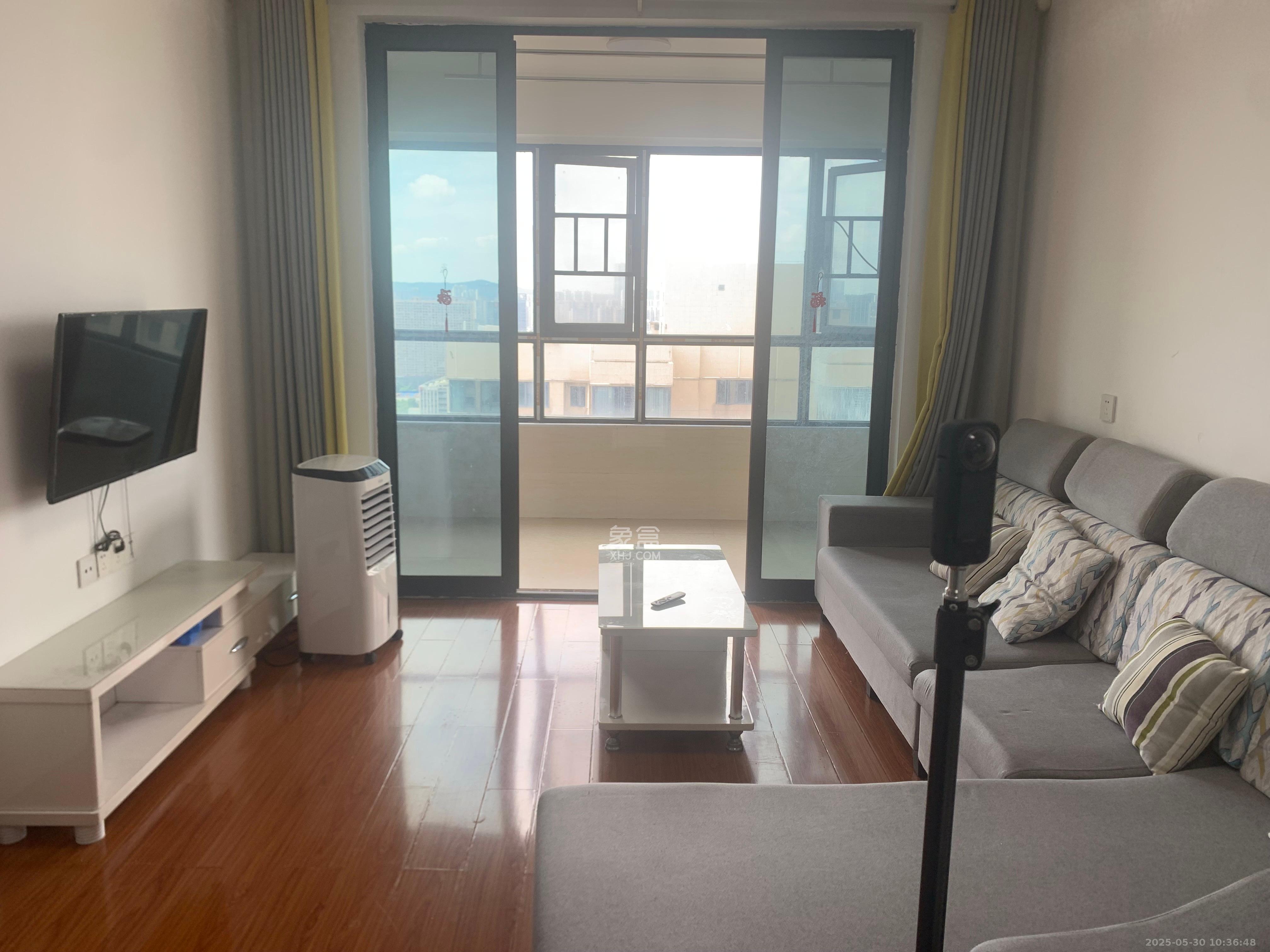 长房云时代  3室2厅1卫    2350.0元/月 长房云时代  3室2厅1卫    2350.0元/月室内图