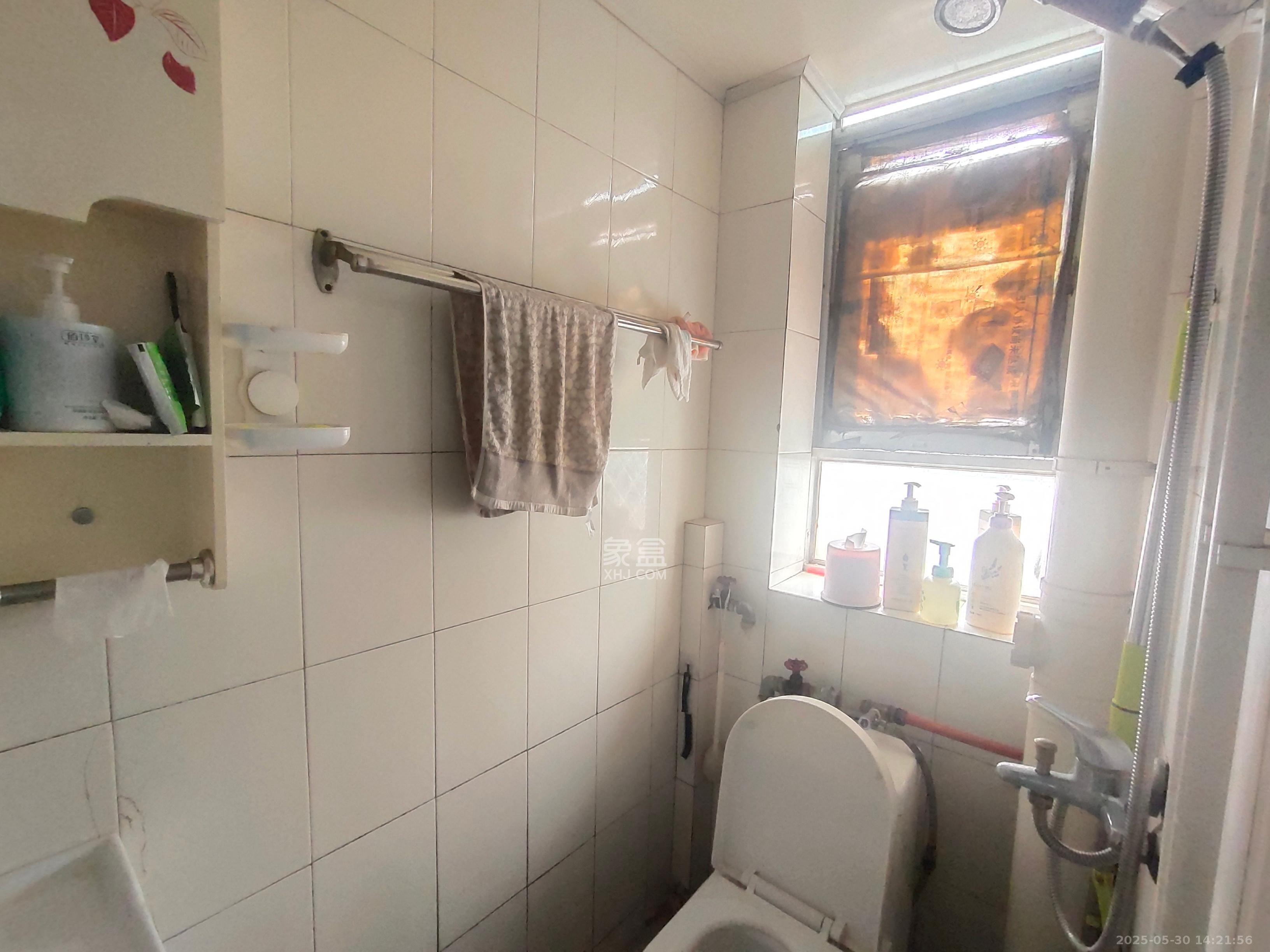 宝塔山中山百货公司宿舍 2室2厅1卫 1400.0元/月 宝塔山中山百货公司宿舍 2室2厅1卫 1400.0元/月室内图