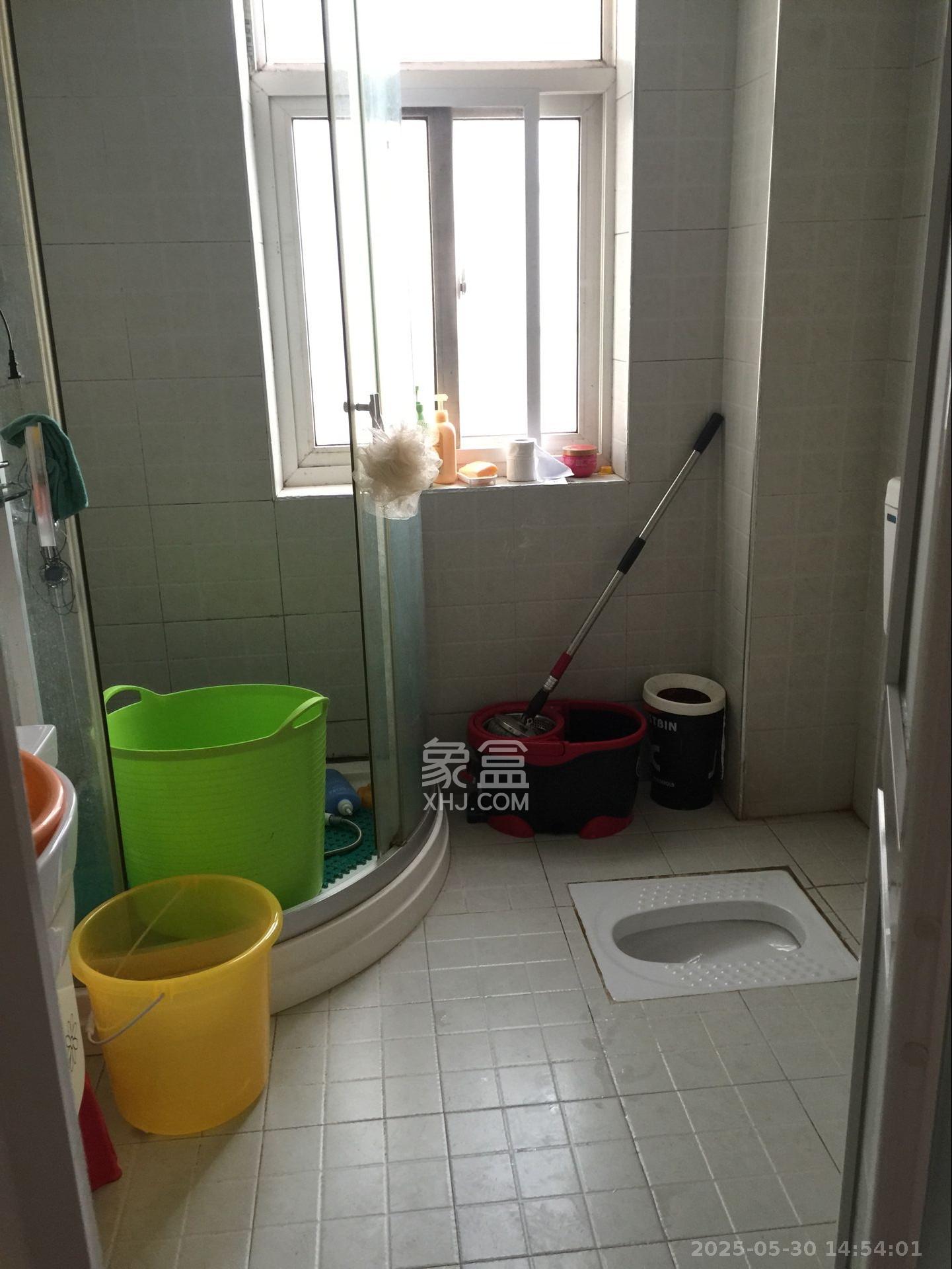 嘉盛华庭(一期、二期、三期) 2室2厅1卫 2700.0元/月 嘉盛华庭(一期、二期、三期) 2室2厅1卫 2700.0元/月室内图