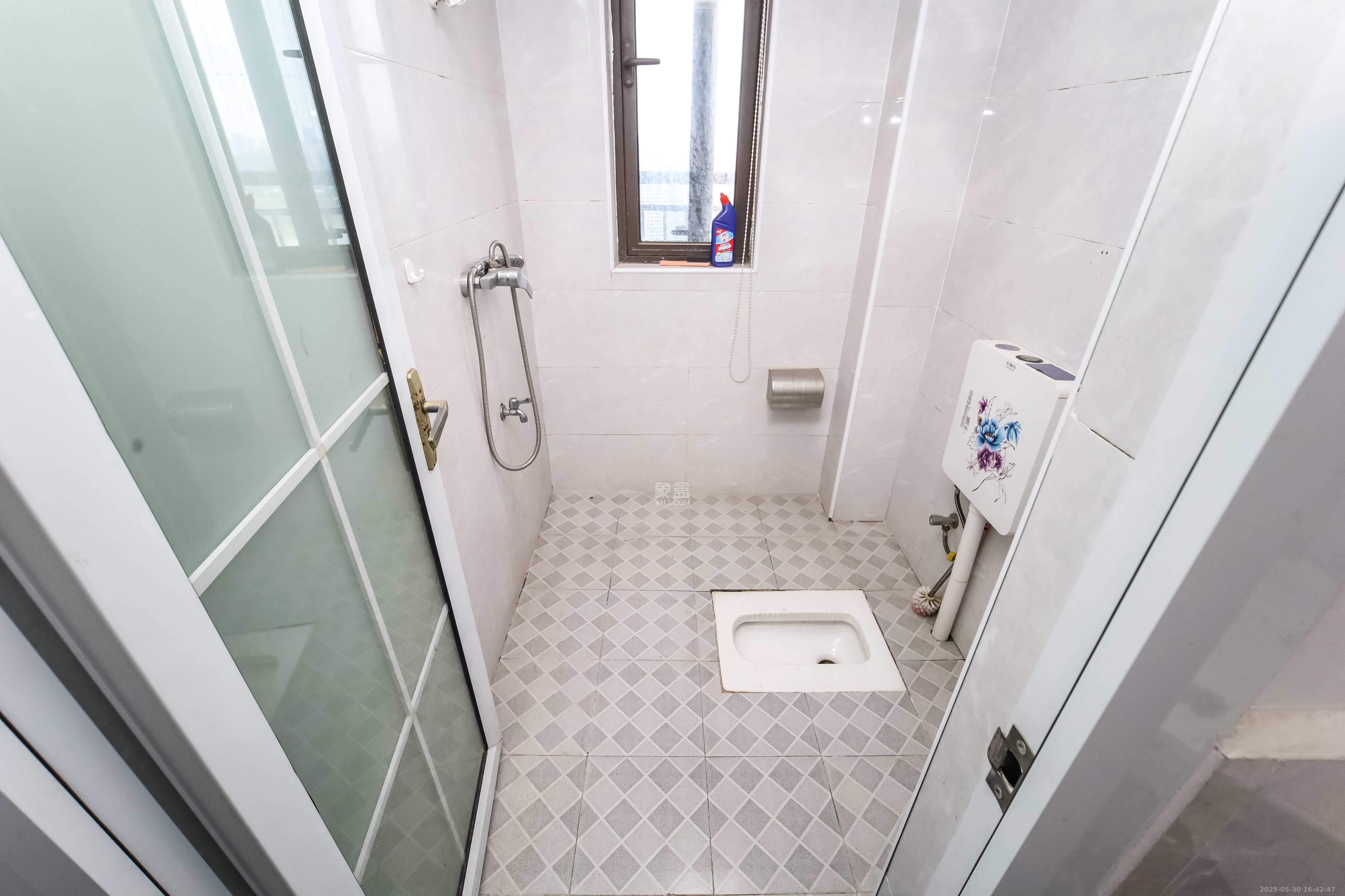 中欣楚天熙苑 3室2厅1卫 95.00万 中欣楚天熙苑 3室2厅1卫 95.00万卫生间