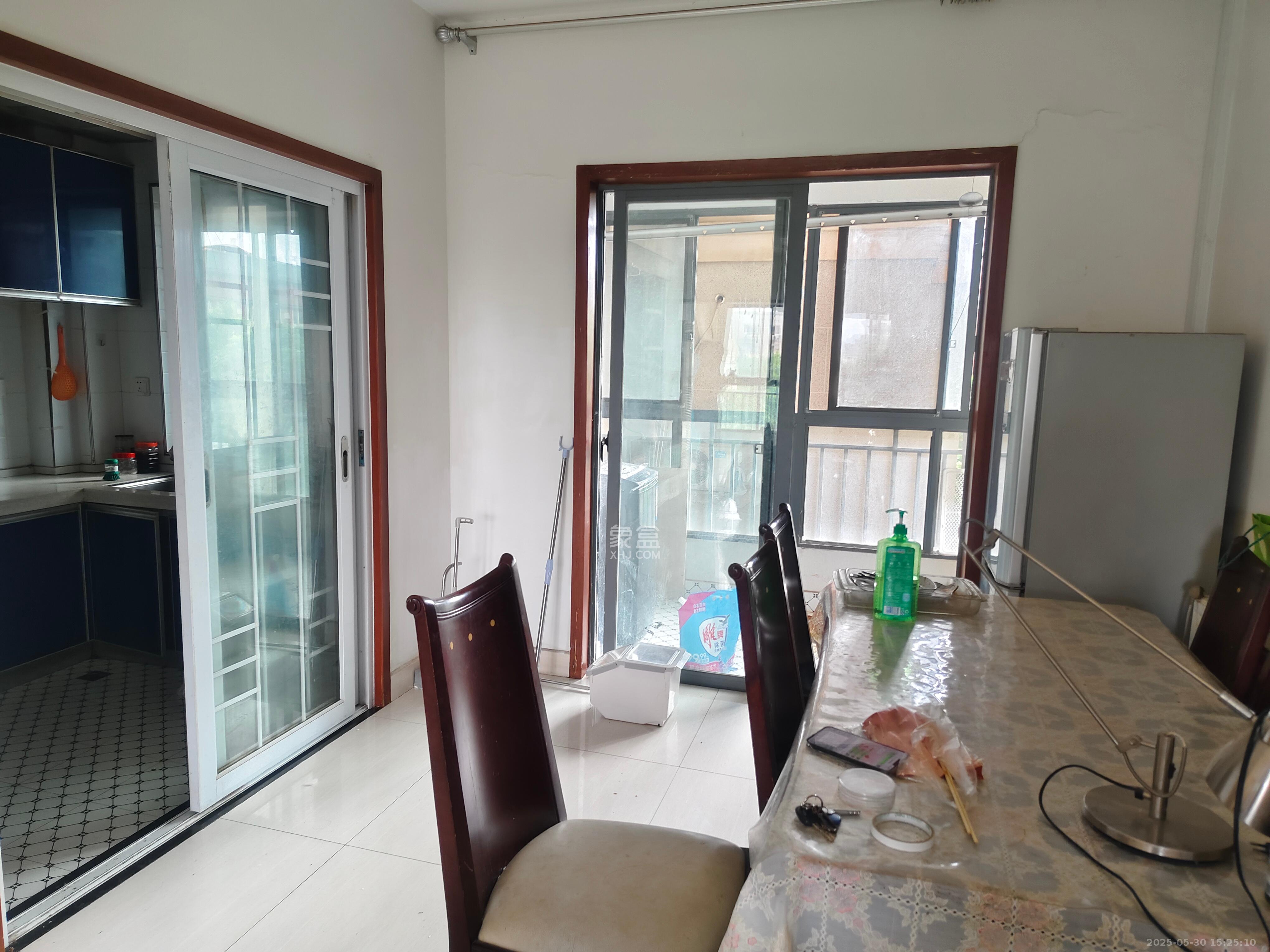 上海城小区  4室2厅2卫    2700.0元/月 上海城小区  4室2厅2卫    2700.0元/月室内图