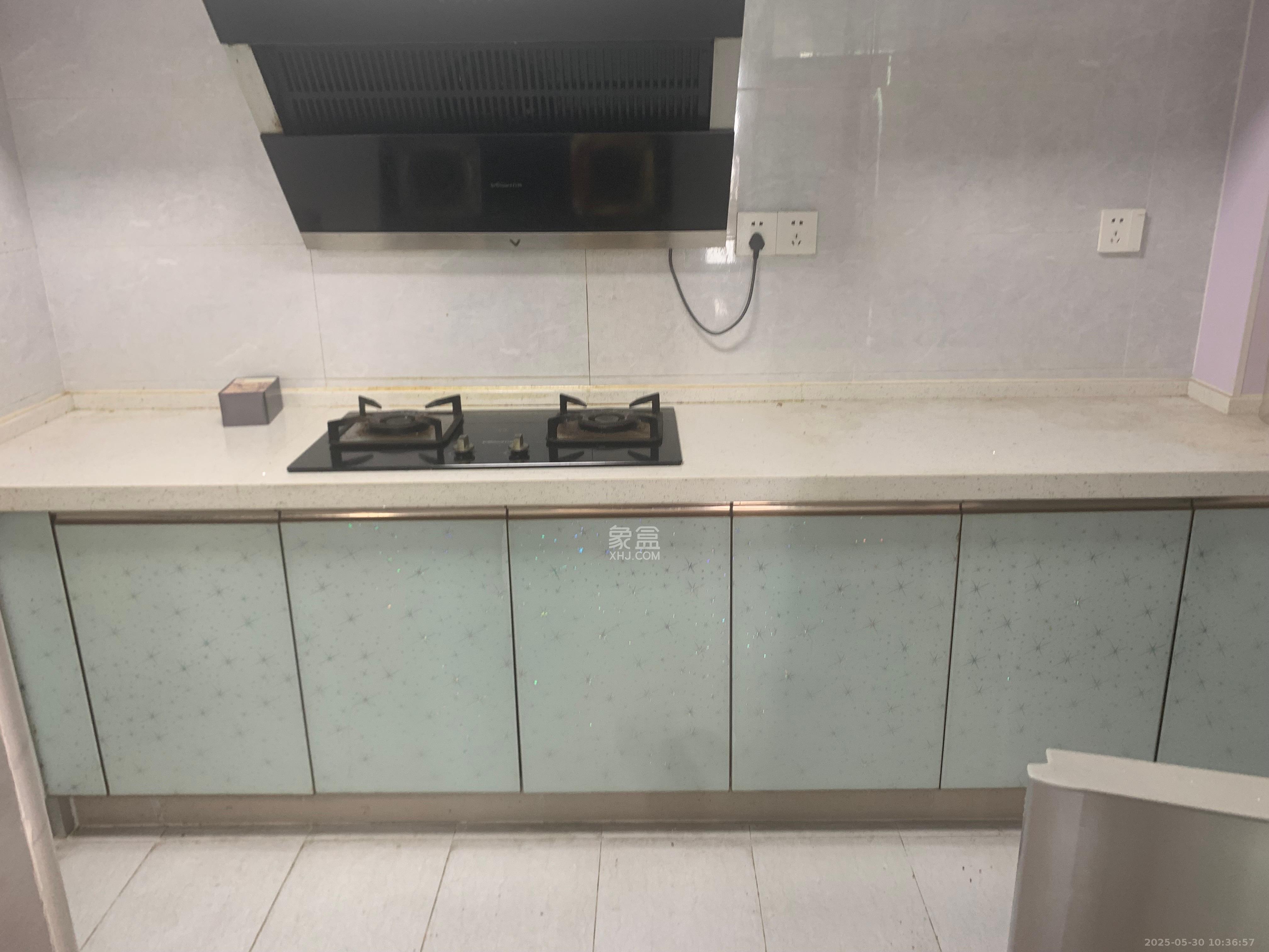 长房云时代  3室2厅1卫    2350.0元/月室内图