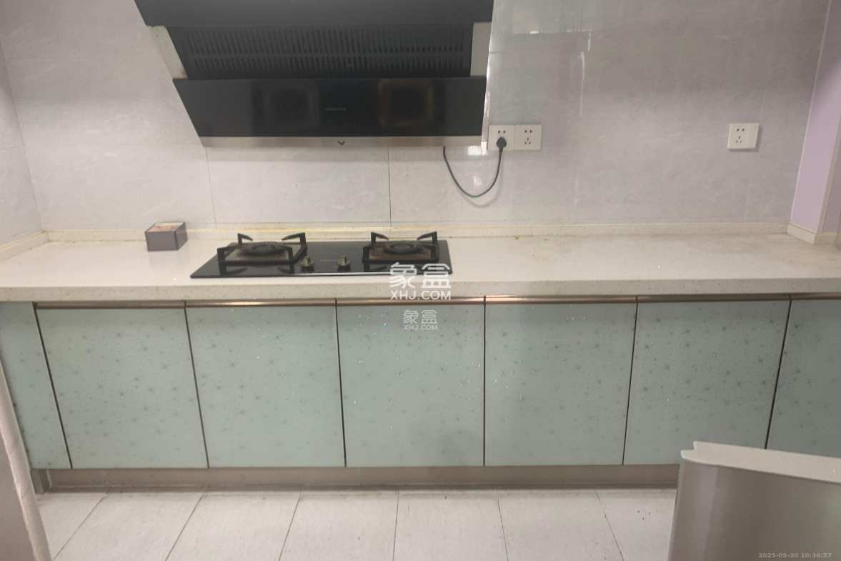 长房云时代  3室2厅1卫    2350.0元/月 长房云时代  3室2厅1卫    2350.0元/月室内图