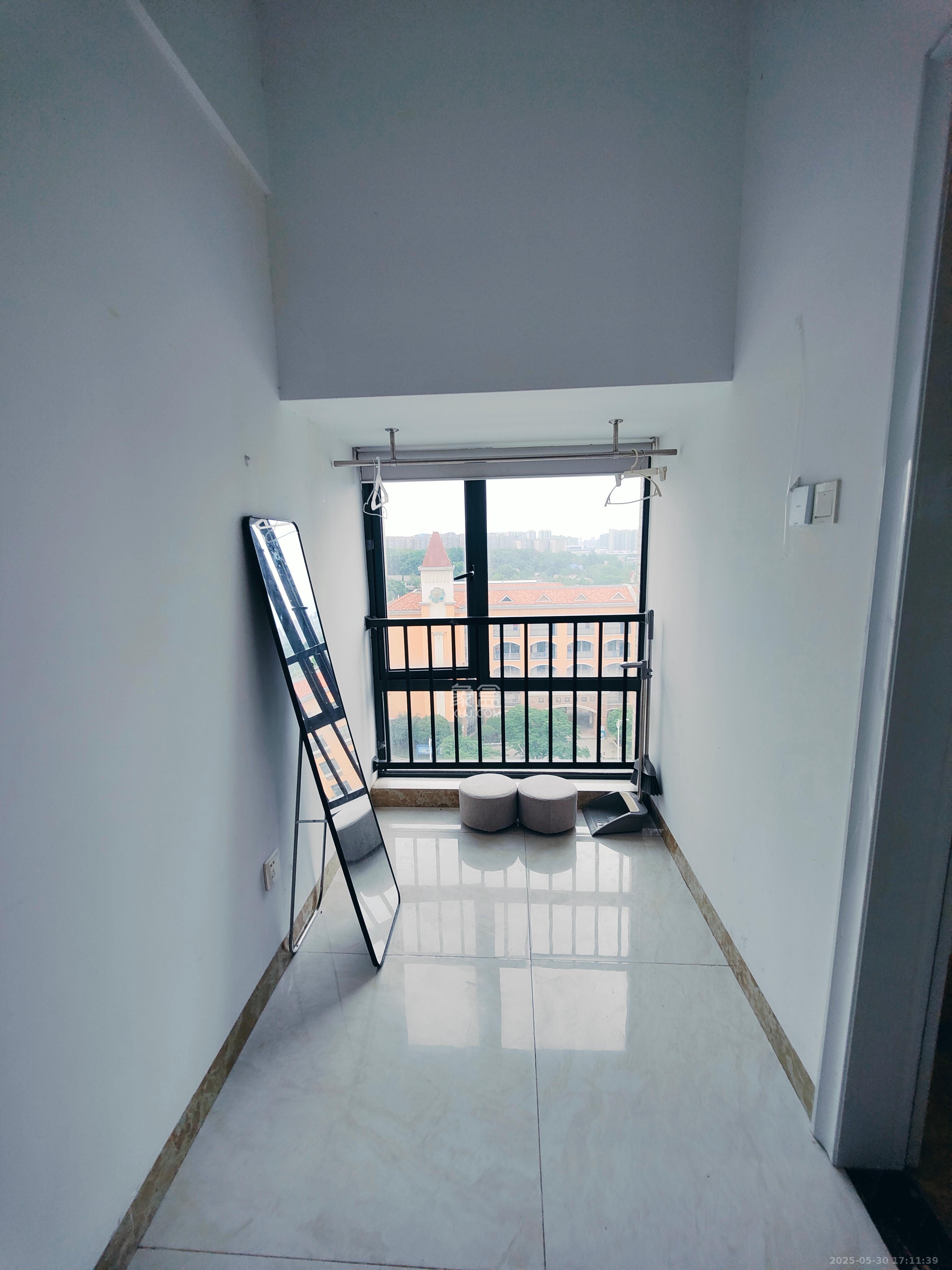 中建芙蓉嘉苑 1室1厅1卫 1250.0元/月 中建芙蓉嘉苑 1室1厅1卫 1250.0元/月室内图