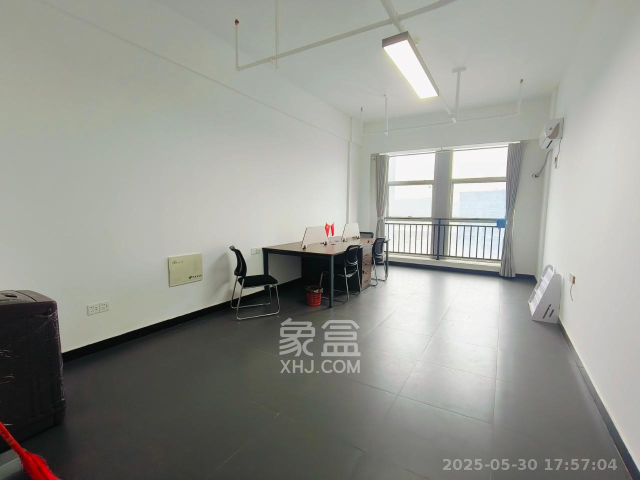 新兴企业中心  1室1厅1卫   1100.00元/月