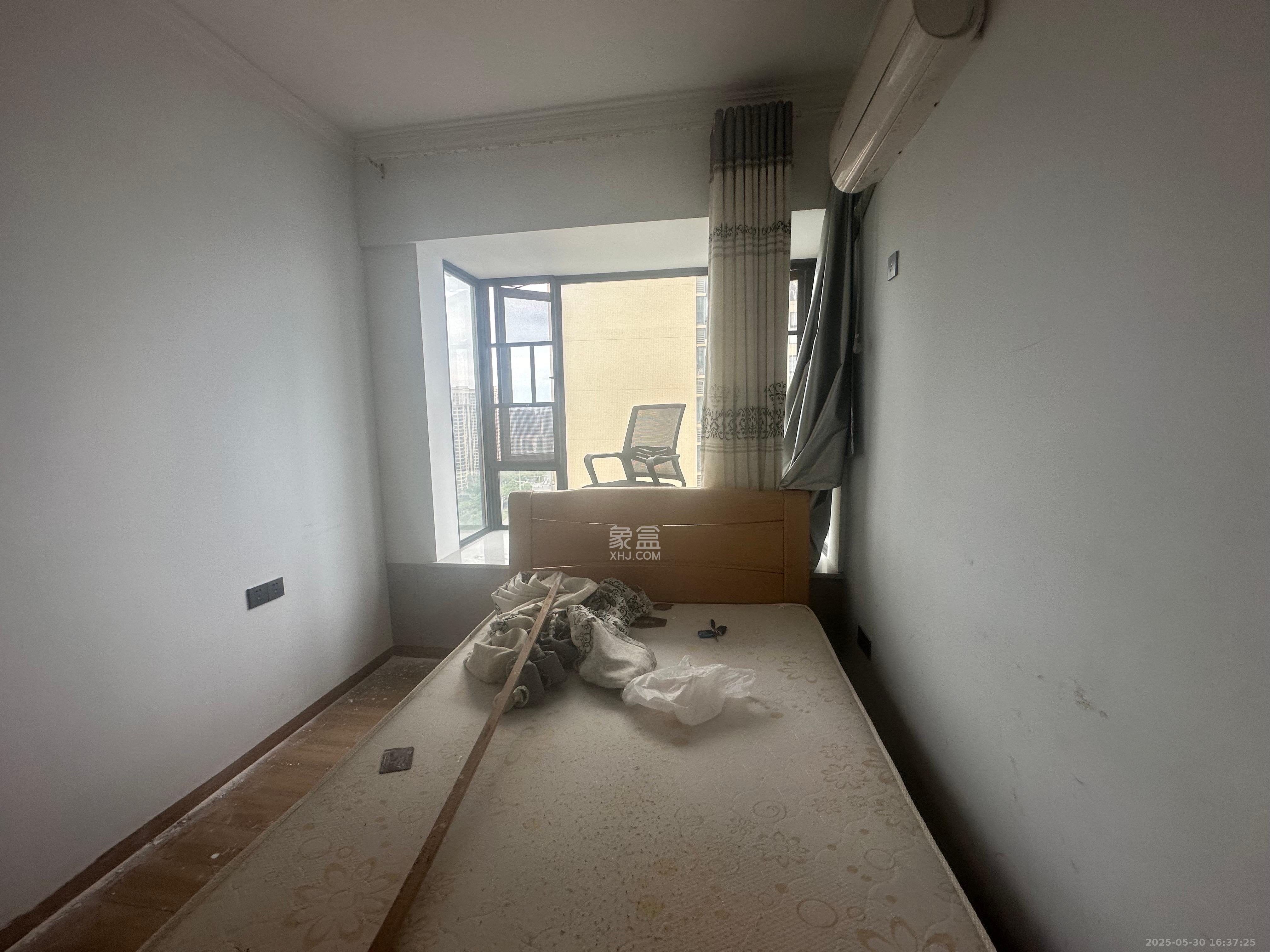 中南国际眼镜城(中伟商业中心) 1室0厅0卫 2200.0元/月 中南国际眼镜城(中伟商业中心) 1室0厅0卫 2200.0元/月室内图