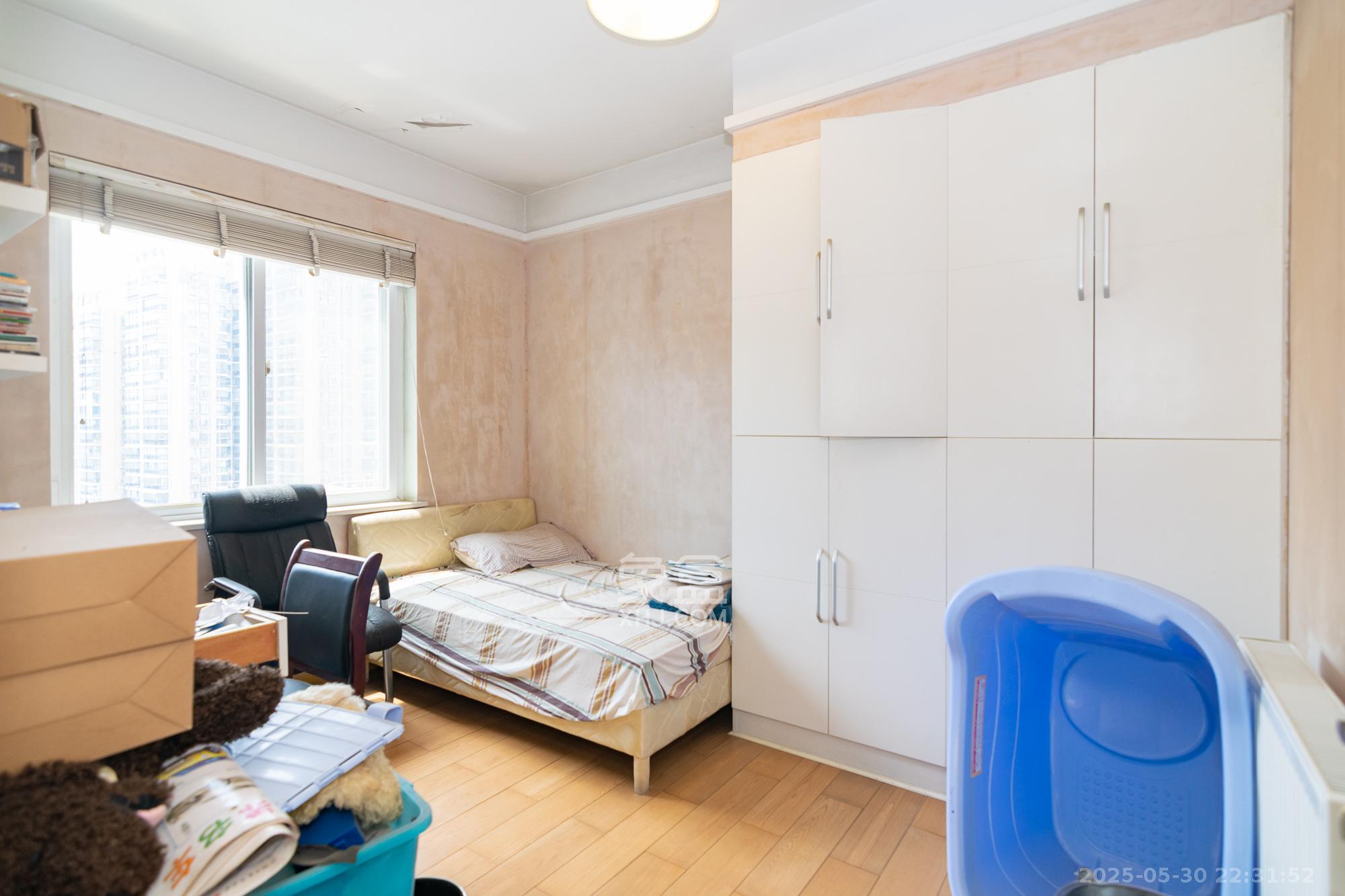 双龙警苑 3室2厅2卫 67.99万 双龙警苑 3室2厅2卫 67.99万卧室