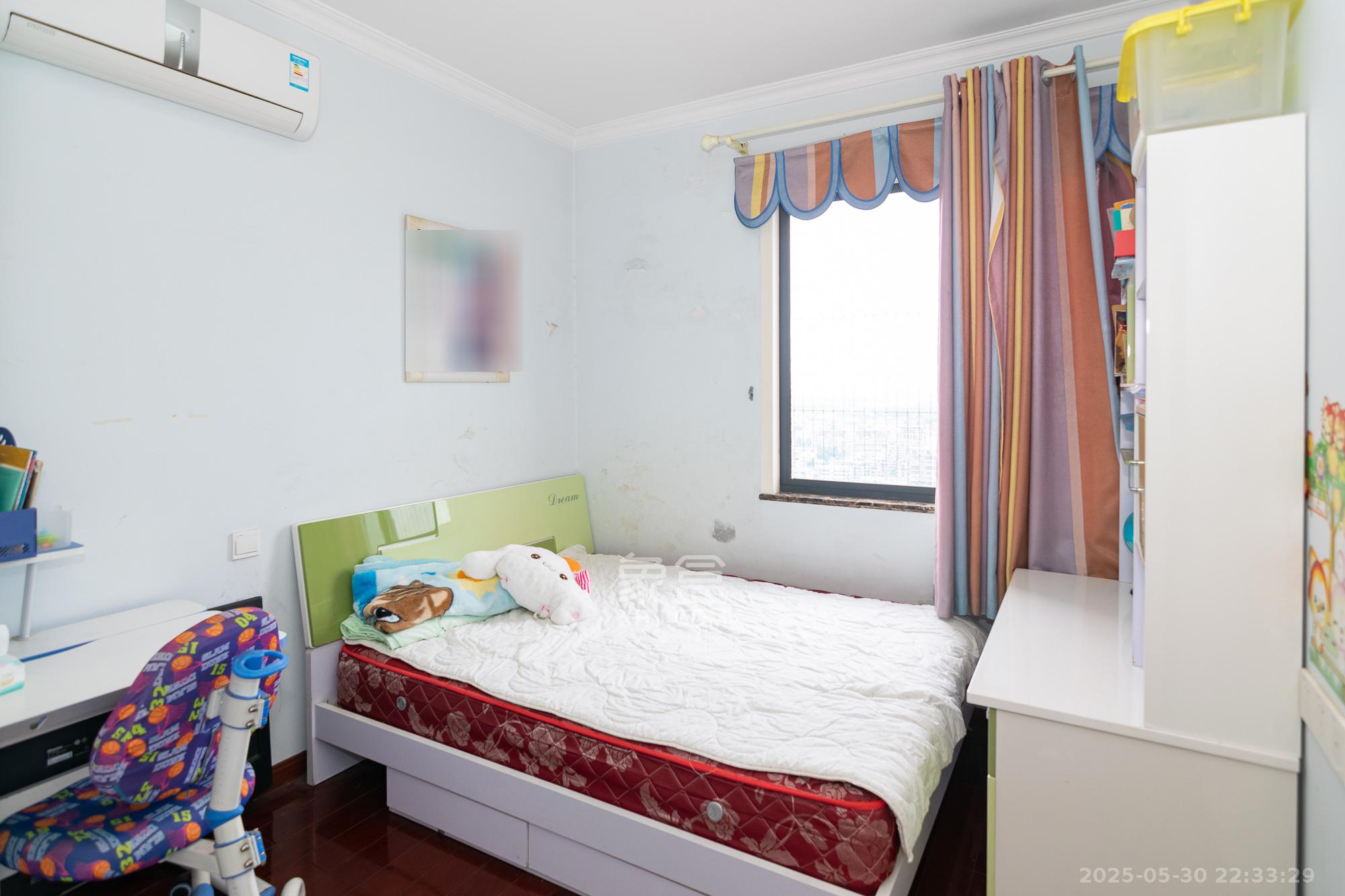 联诚国际城 3室2厅1卫 69.8万 联诚国际城 3室2厅1卫 69.8万卧室