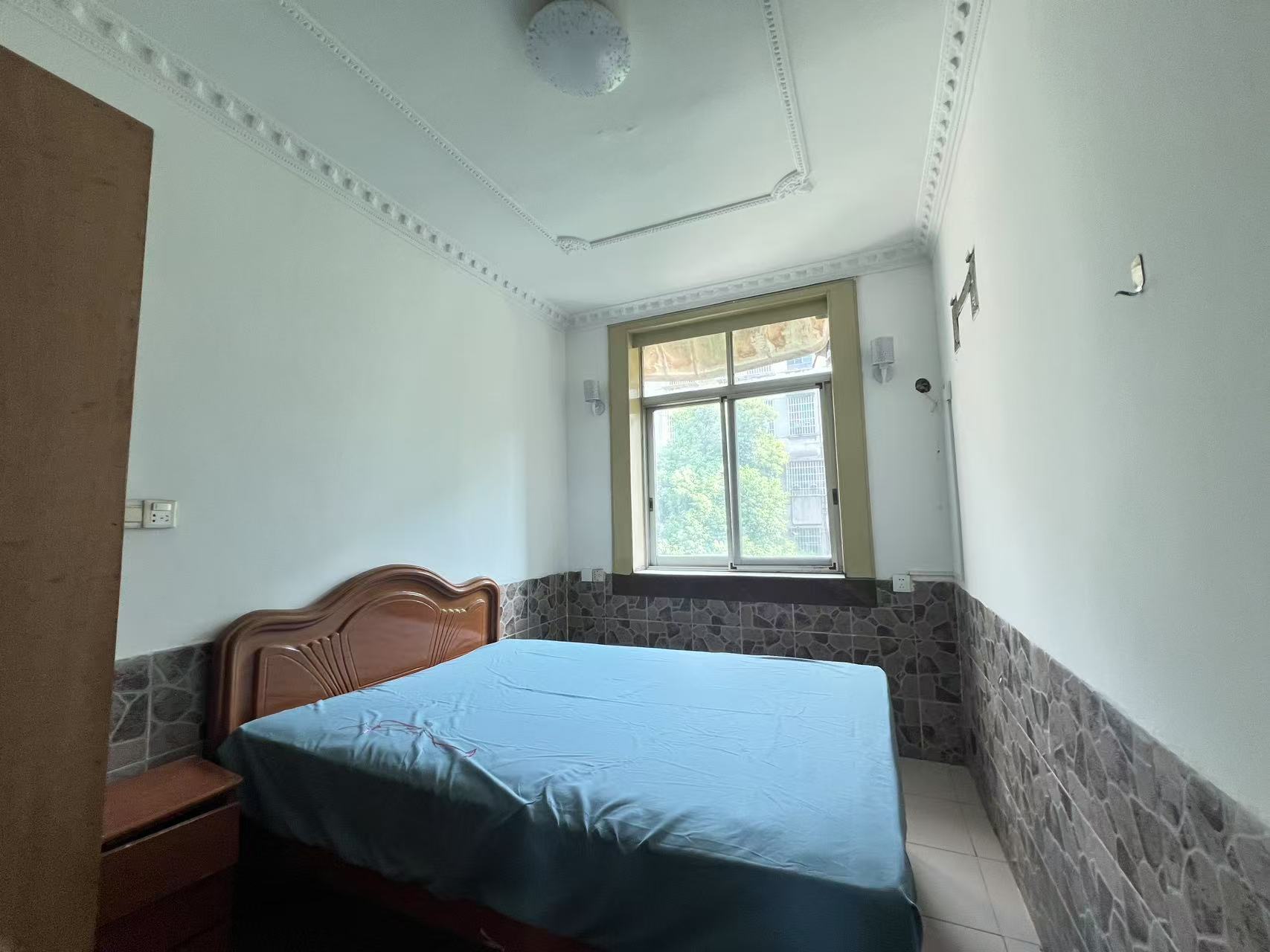 梓园社区(麻纺厂宿舍)  1室1厅1卫    500.0元/月 梓园社区(麻纺厂宿舍)  1室1厅1卫    500.0元/月