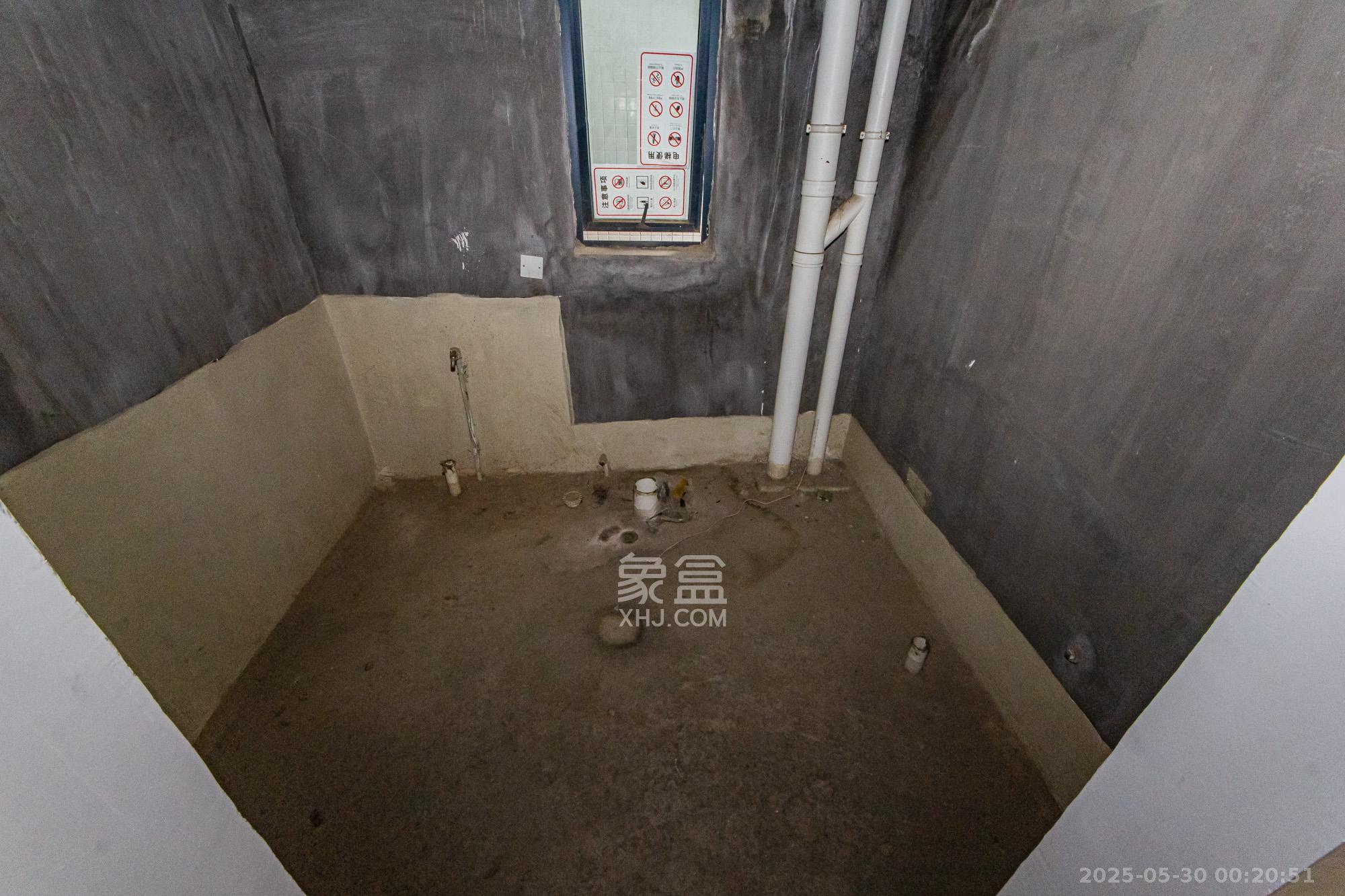 湘江世纪城临江苑  3室2厅2卫   127.00万卫生间