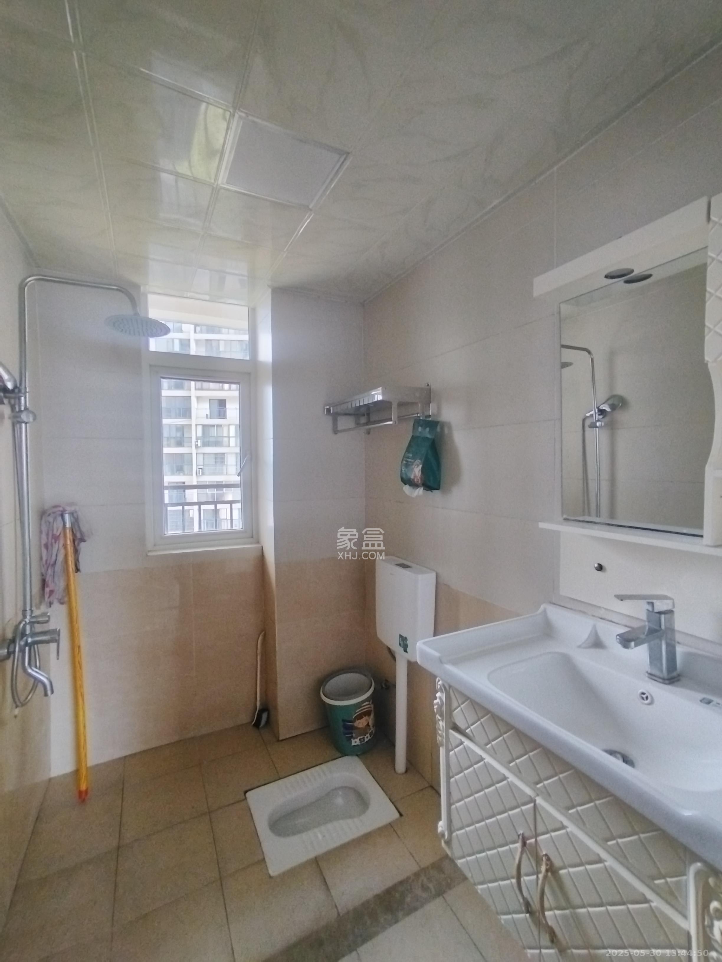 和悦城(蟠龙景苑) 3室2厅2卫 1800.0元/月 和悦城(蟠龙景苑) 3室2厅2卫 1800.0元/月室内图