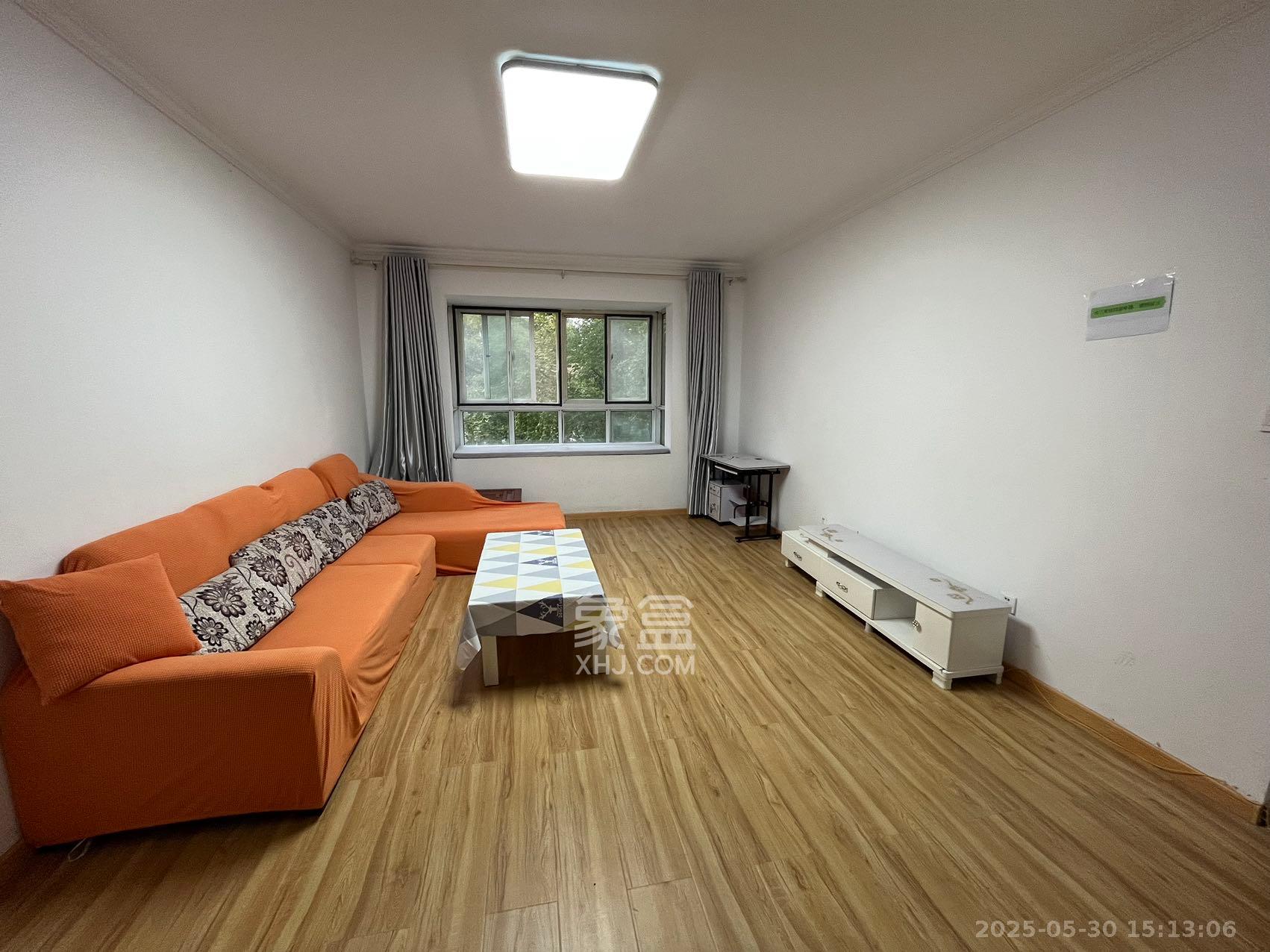 嘉盛华庭(一期、二期、三期) 3室2厅1卫 2500.0元/月 嘉盛华庭(一期、二期、三期) 3室2厅1卫 2500.0元/月室内图