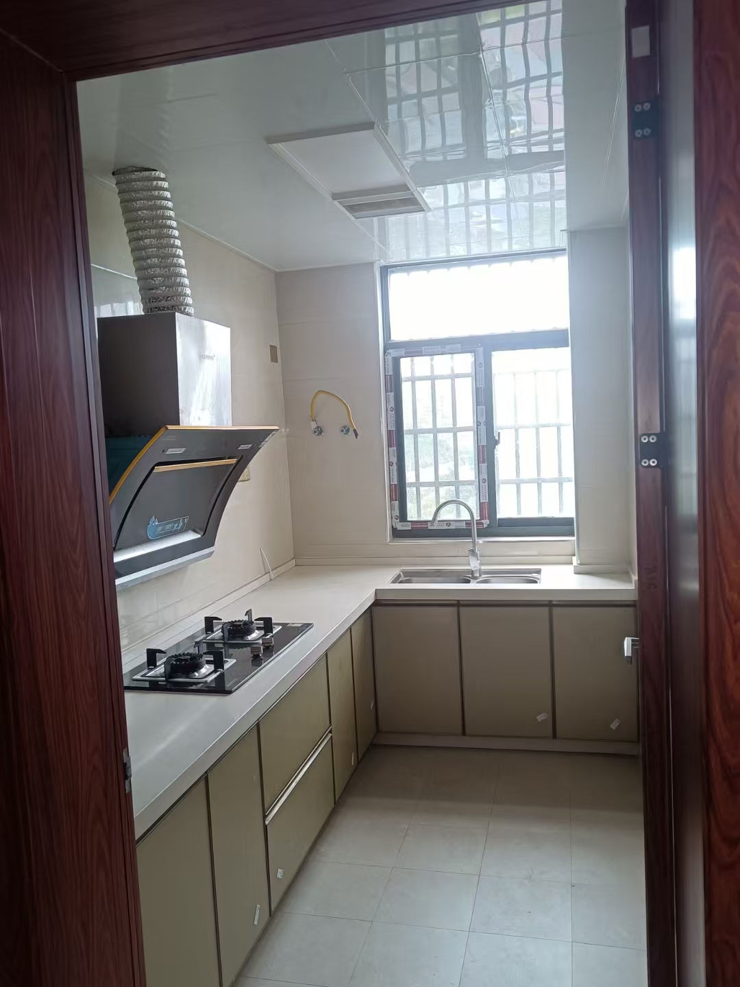 华都国际花园 3室2厅1卫 1666.0元/月 华都国际花园 3室2厅1卫 1666.0元/月室内图