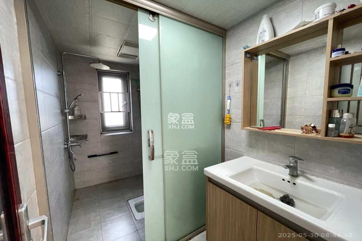 钱隆世家  4室2厅2卫    3200.0元/月 钱隆世家  4室2厅2卫    3200.0元/月室内图