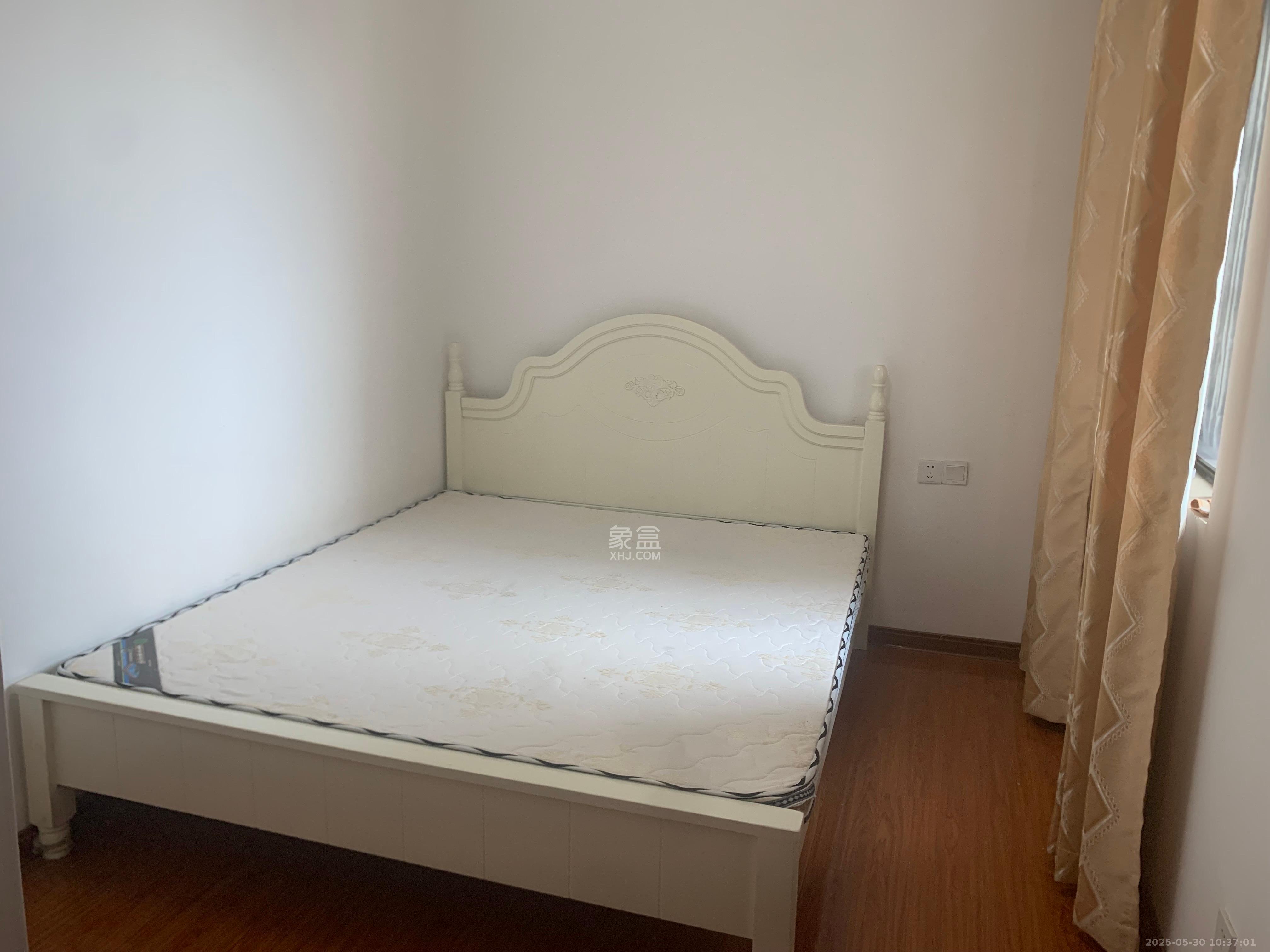 长房云时代  3室2厅1卫    2350.0元/月 长房云时代  3室2厅1卫    2350.0元/月室内图