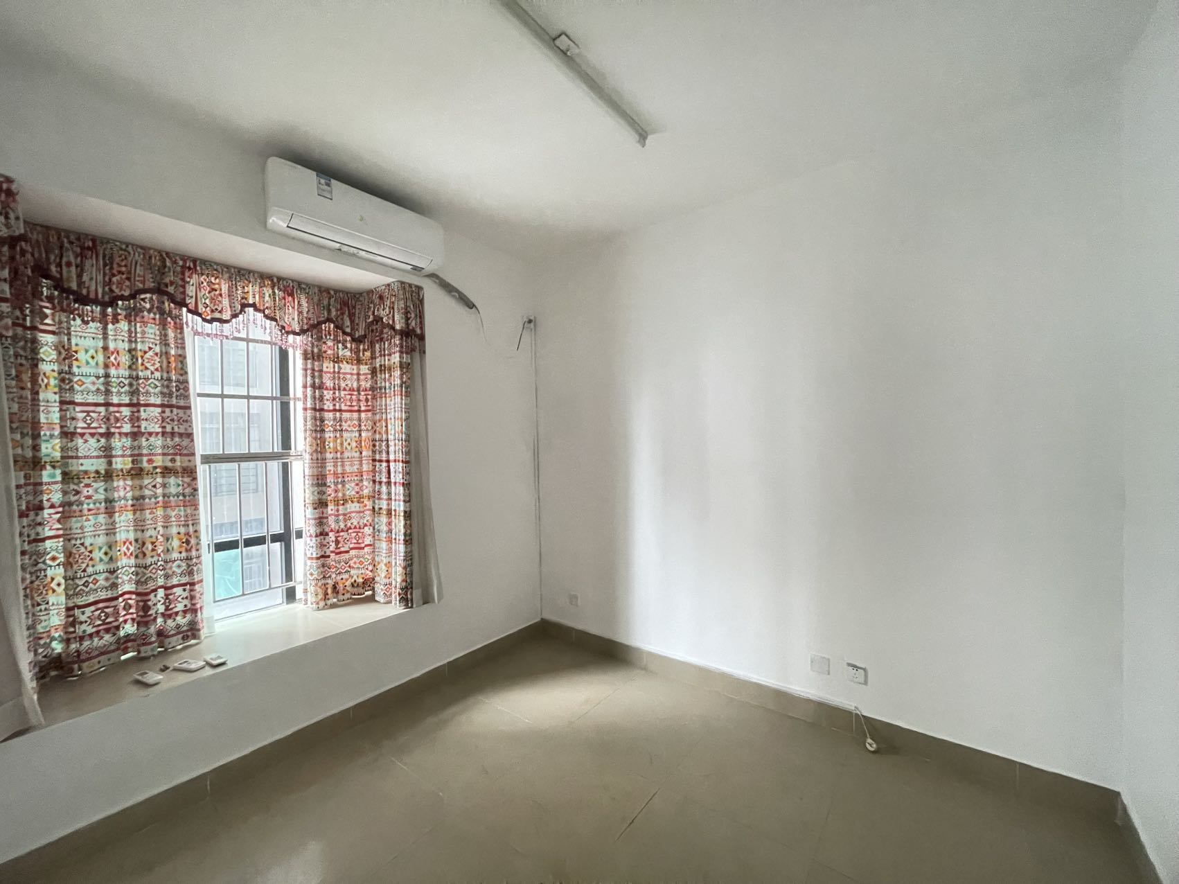 玉沙广场(京华城)  2室2厅1卫    2000.0元/月 玉沙广场(京华城)  2室2厅1卫    2000.0元/月室内图