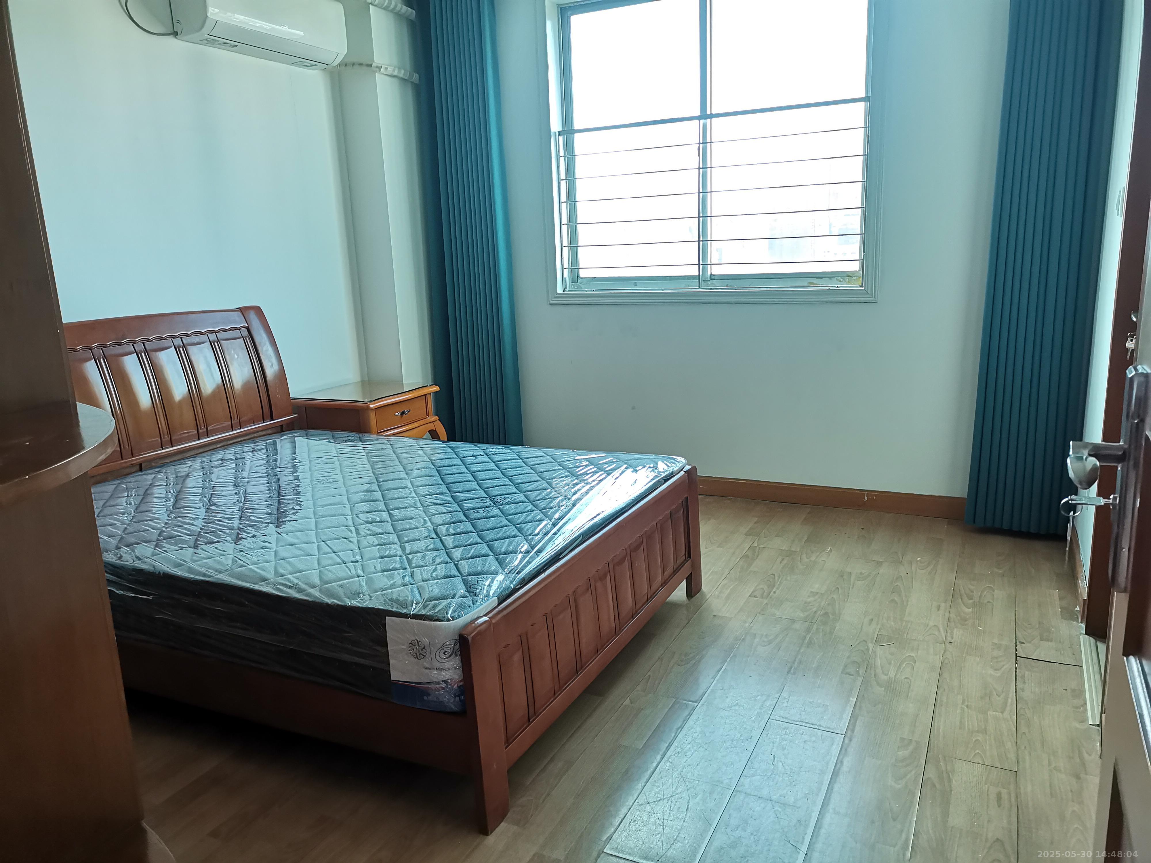 亚华大酒店 3室2厅2卫 3300.0元/月 亚华大酒店 3室2厅2卫 3300.0元/月室内图