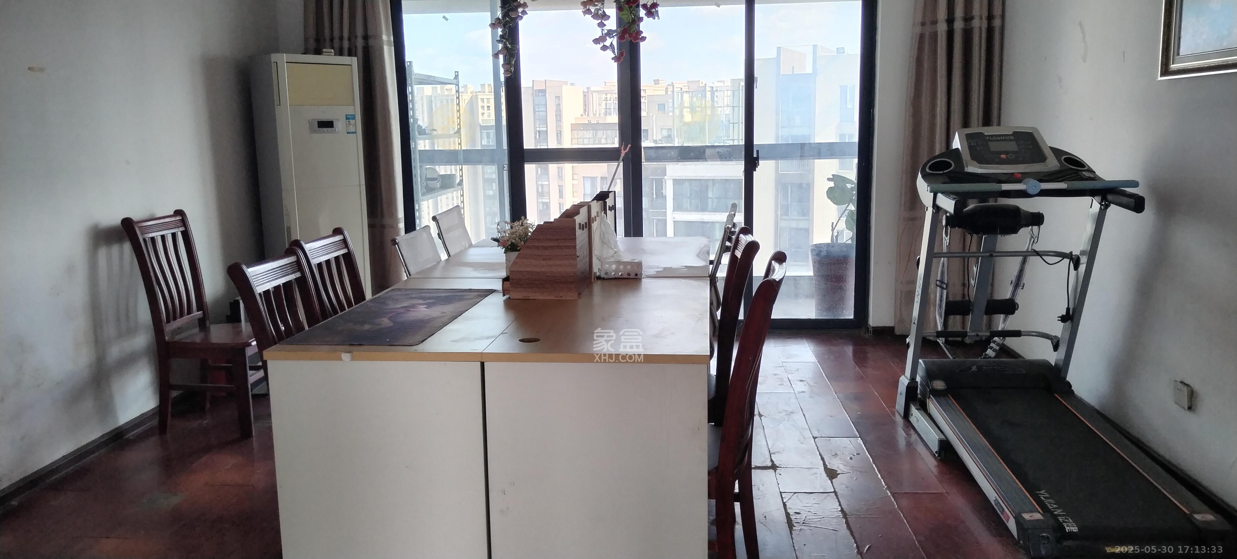 融科东南海  4室2厅1卫    2200.0元/月 融科东南海  4室2厅1卫    2200.0元/月室内图