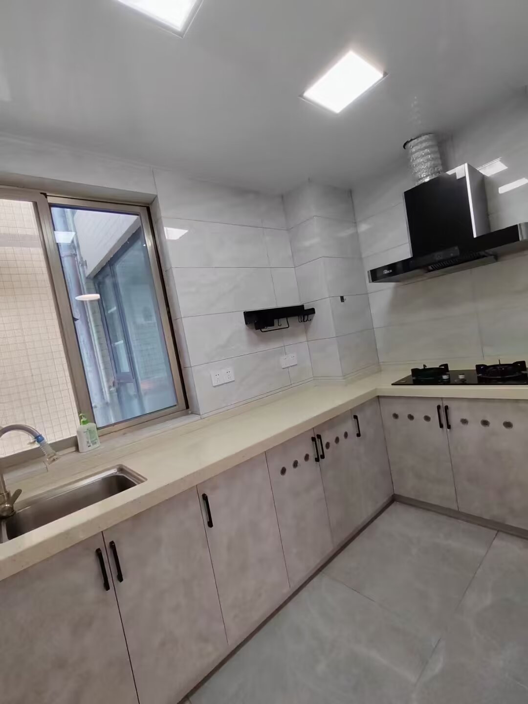 驰天钰园 3室2厅1卫 3400.0元/月 驰天钰园 3室2厅1卫 3400.0元/月室内图