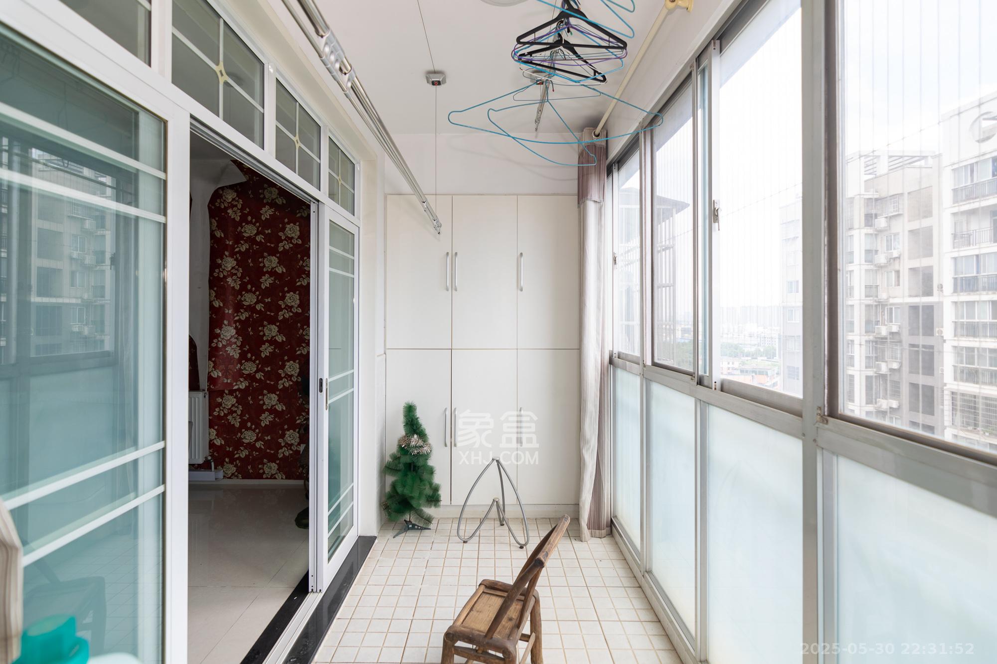 双龙警苑 3室2厅2卫 67.99万 双龙警苑 3室2厅2卫 67.99万阳台