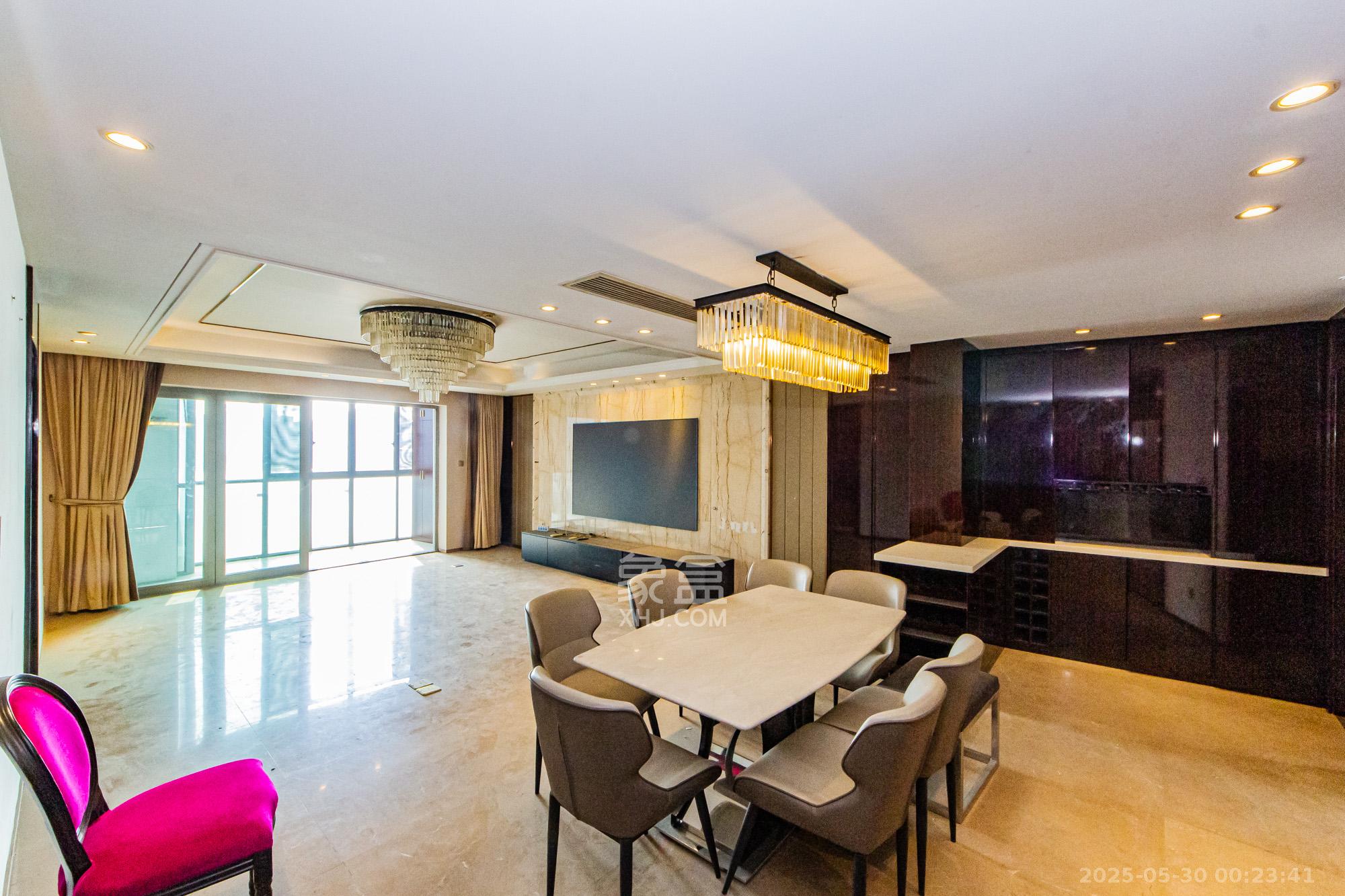 北辰定江洋 3室2厅2卫 290.0万 北辰定江洋 3室2厅2卫 290.0万客厅