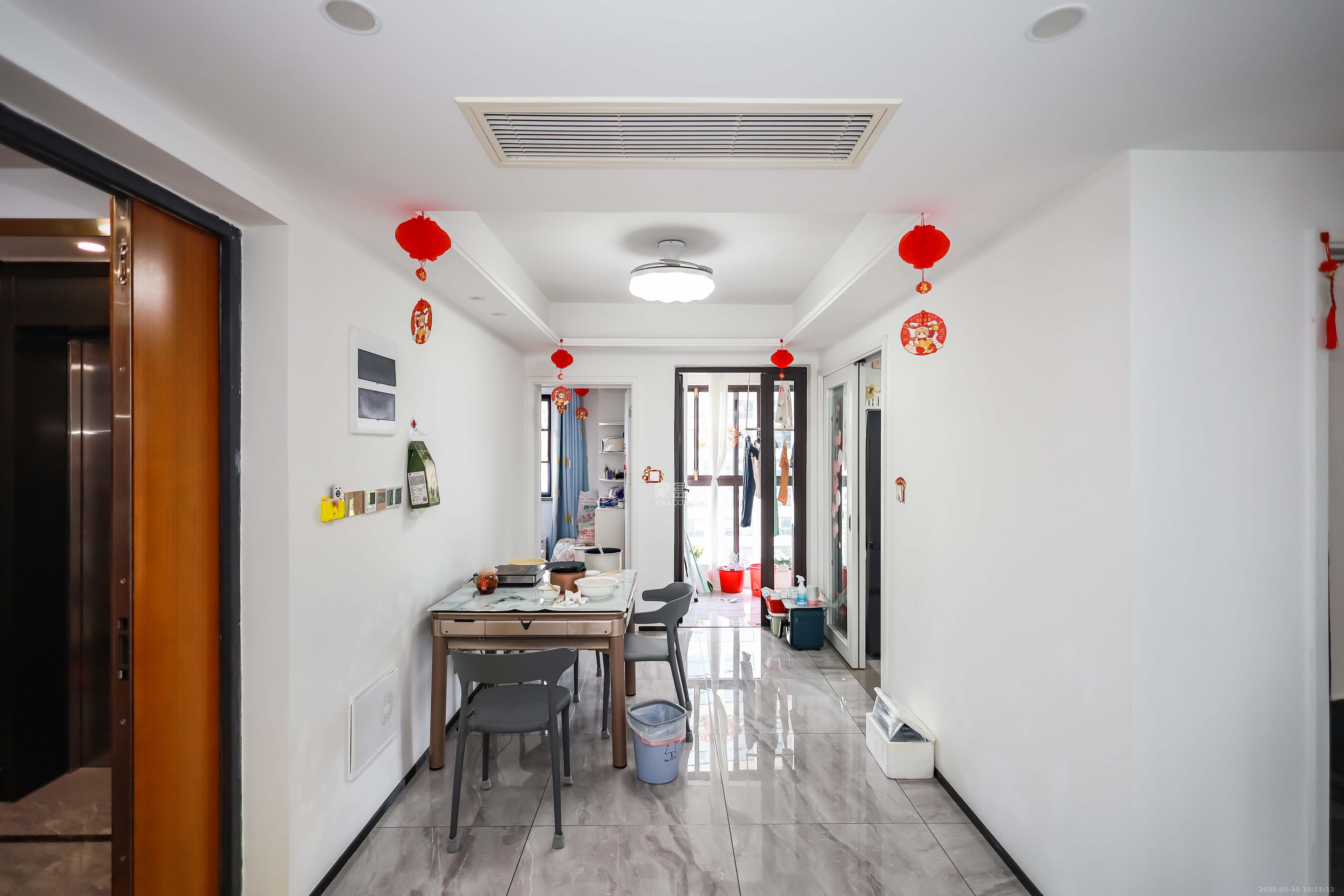 金基芳华 3室2厅2卫 102.0万 金基芳华 3室2厅2卫 102.0万客厅