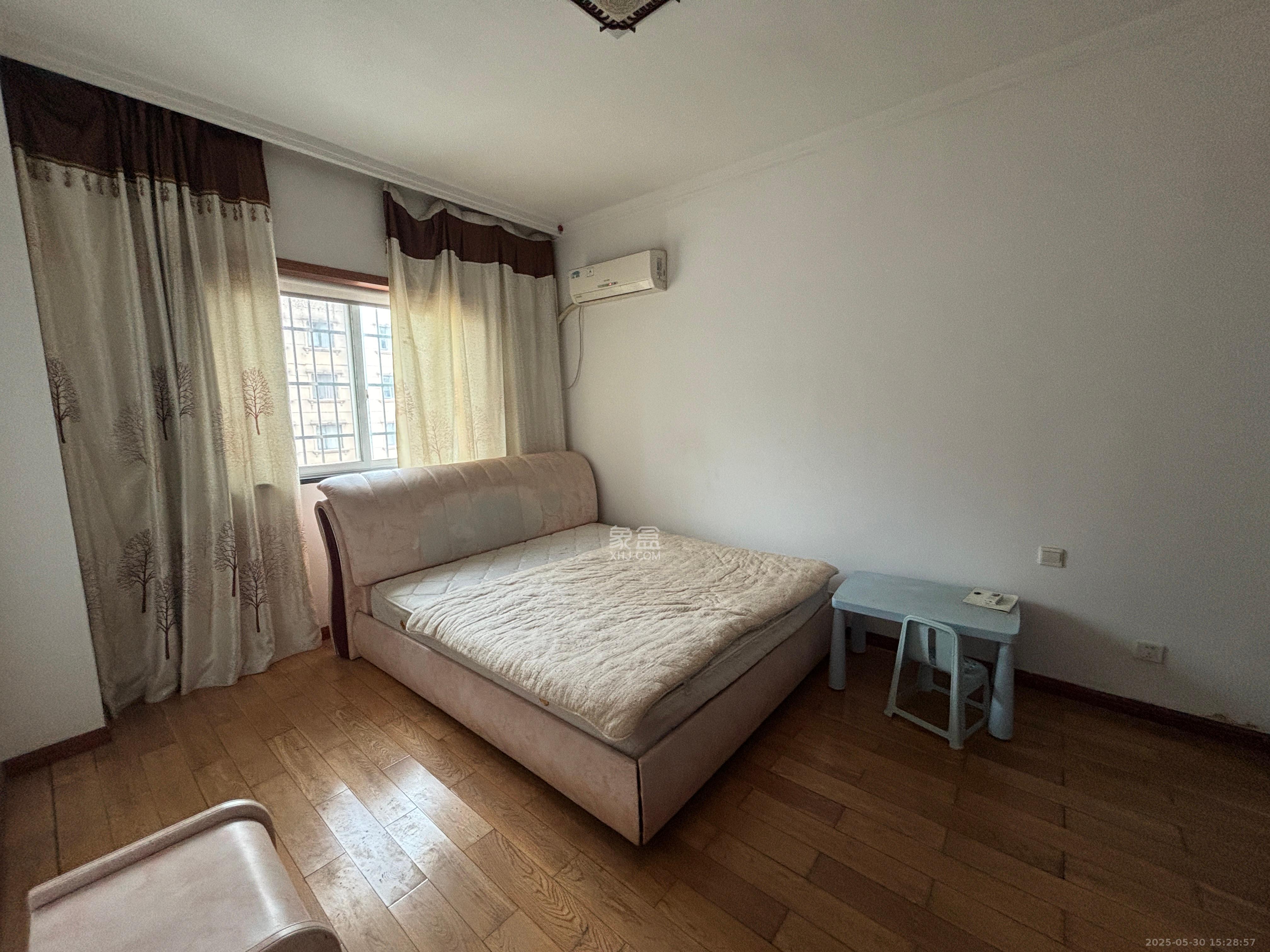 思进大厦  4室2厅2卫    2300.0元/月 思进大厦  4室2厅2卫    2300.0元/月室内图