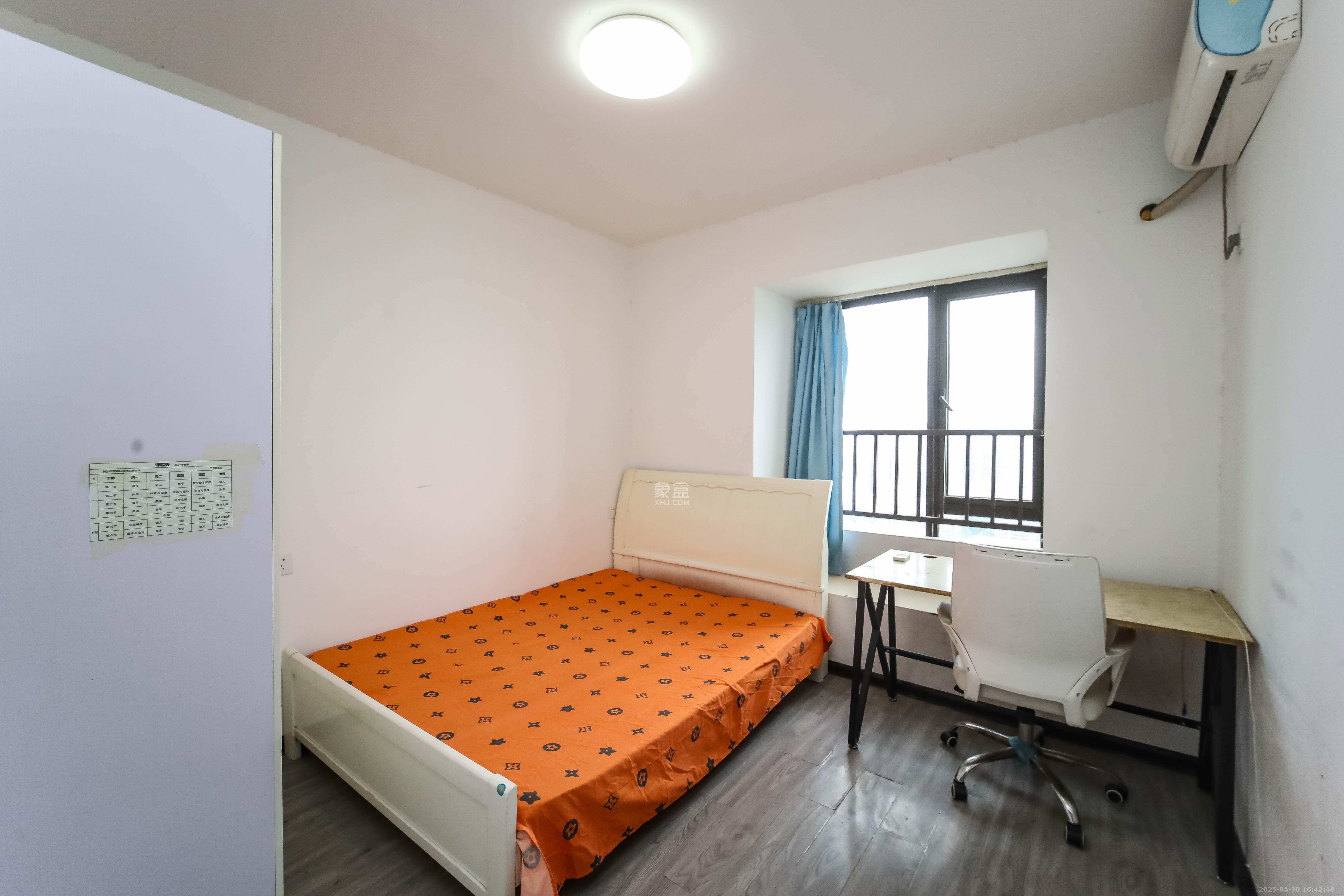 中欣楚天熙苑 3室2厅1卫 95.00万 中欣楚天熙苑 3室2厅1卫 95.00万卧室