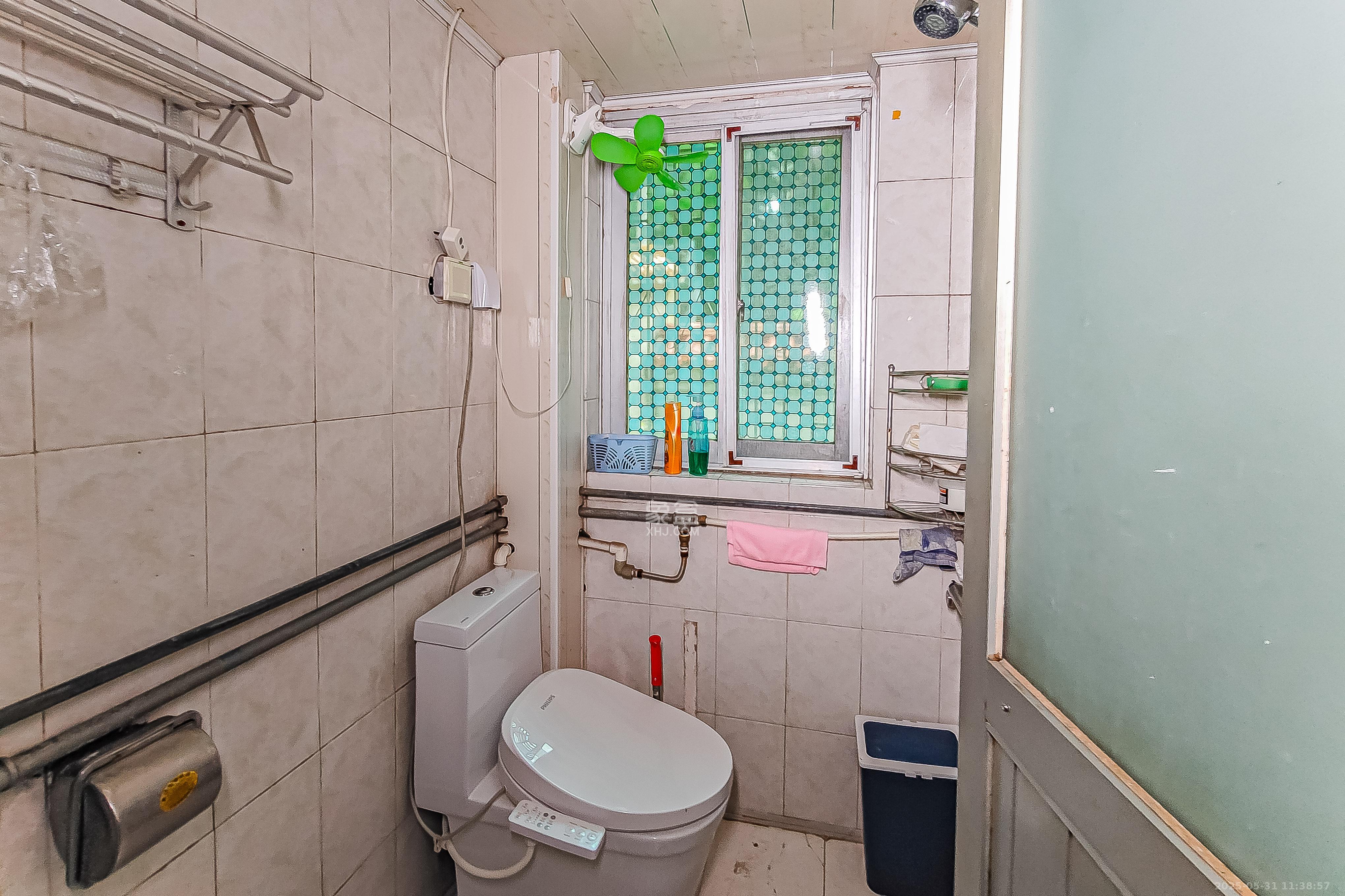 天心区政府机关宿舍  3室2厅1卫    89.0万 天心区政府机关宿舍  3室2厅1卫    89.0万卫生间