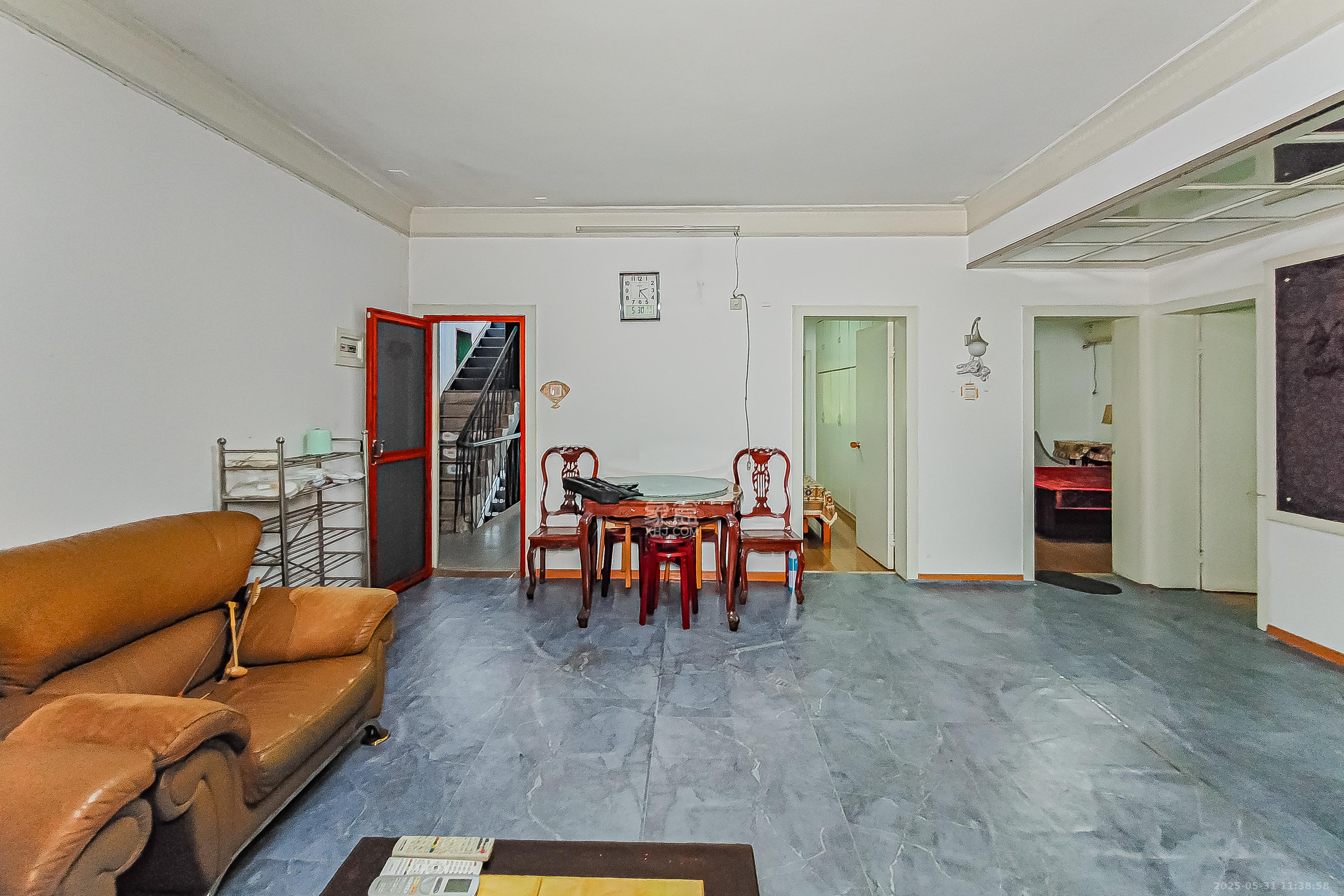 天心区政府机关宿舍  3室2厅1卫    89.0万 天心区政府机关宿舍  3室2厅1卫    89.0万客厅