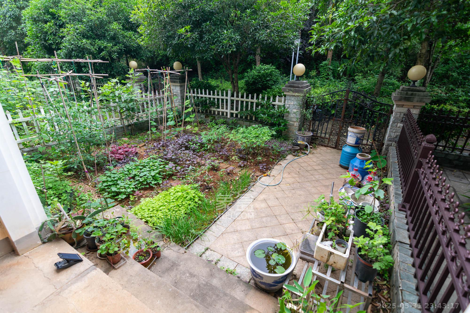 湖南报业文化城(米地亚家园) 5室2厅4卫 248.0万 湖南报业文化城(米地亚家园) 5室2厅4卫 248.0万其他