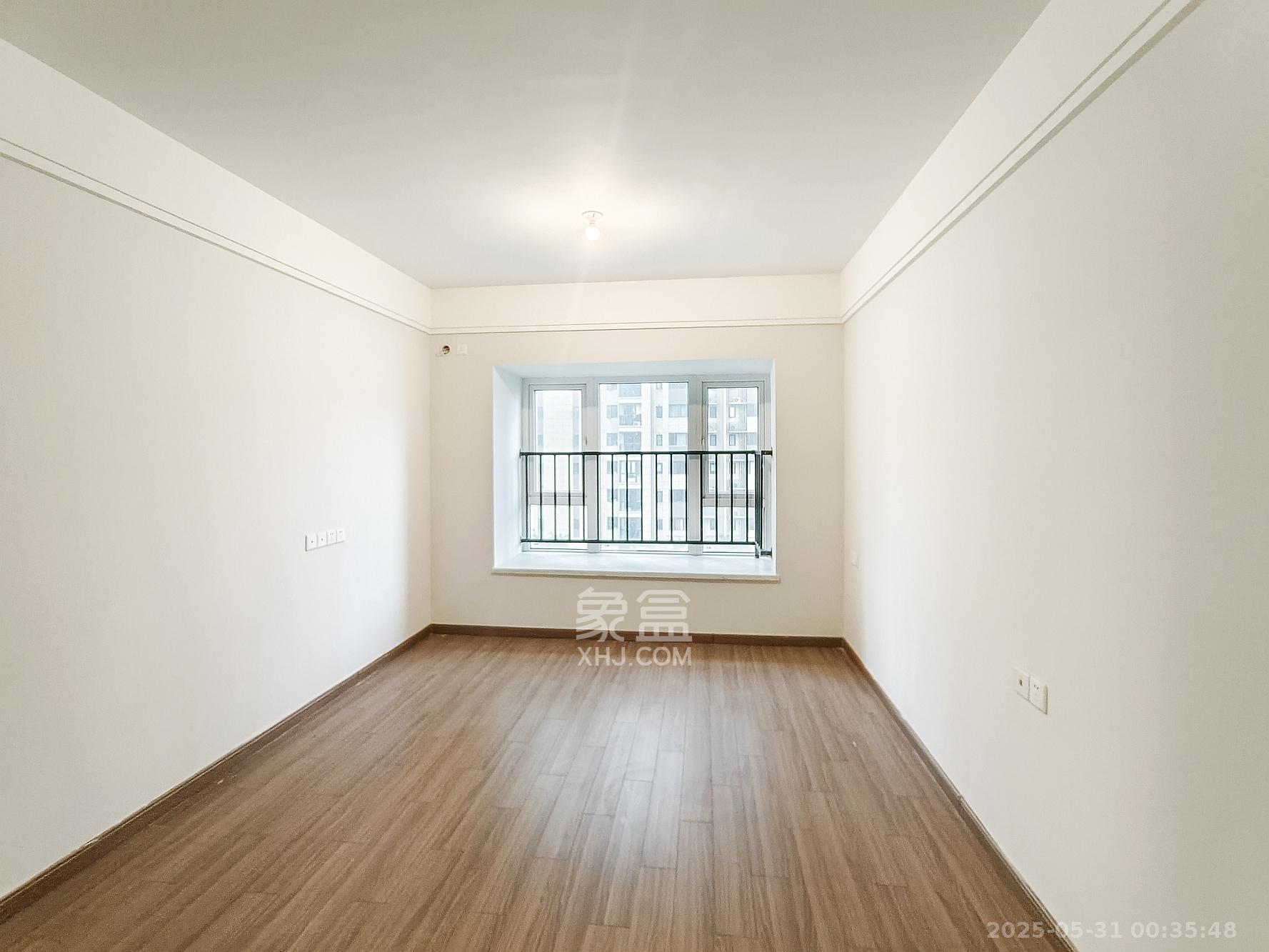 保利香槟国际  4室2厅2卫    106.0万 保利香槟国际  4室2厅2卫    106.0万卧室