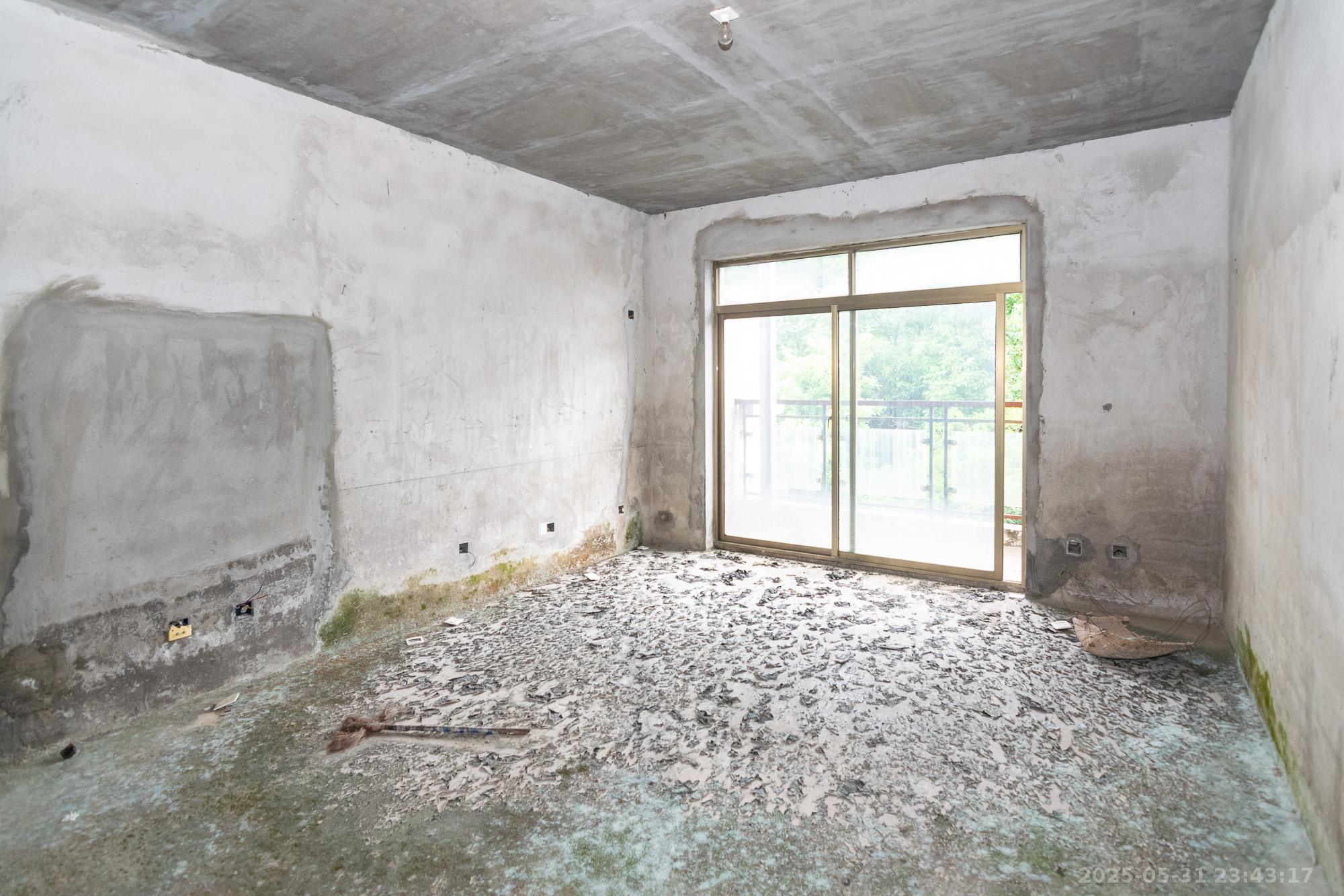 湖南报业文化城(米地亚家园) 5室2厅4卫 248.0万 湖南报业文化城(米地亚家园) 5室2厅4卫 248.0万卧室