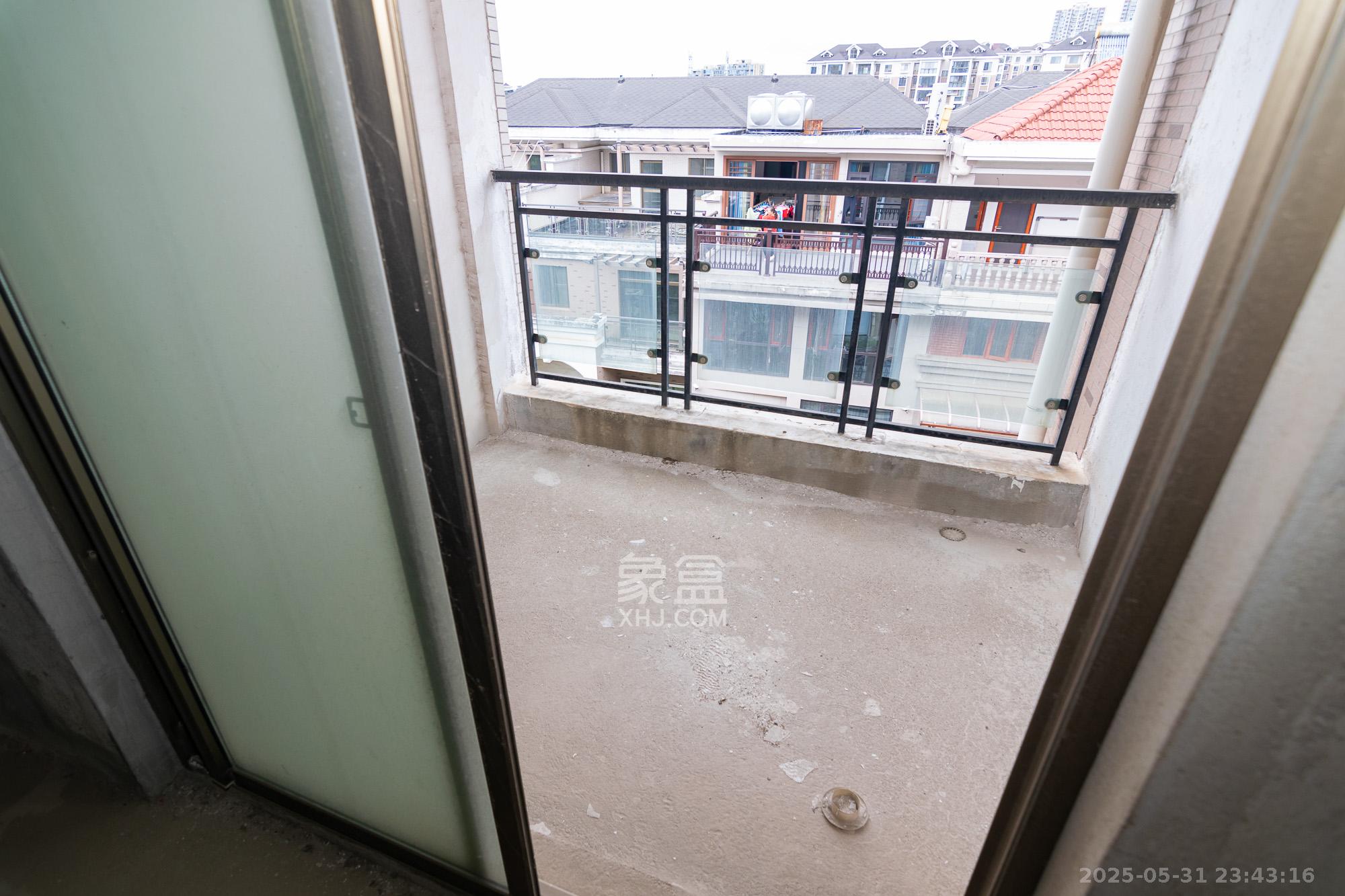 湖南报业文化城(米地亚家园) 5室2厅4卫 248.0万 湖南报业文化城(米地亚家园) 5室2厅4卫 248.0万其他