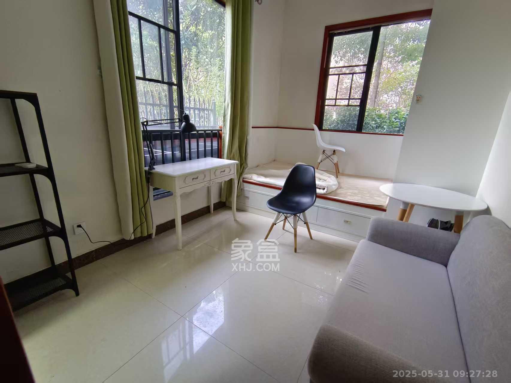 阳光100三期  1室1厅1卫    1000.0元/月 阳光100三期  1室1厅1卫    1000.0元/月室内图